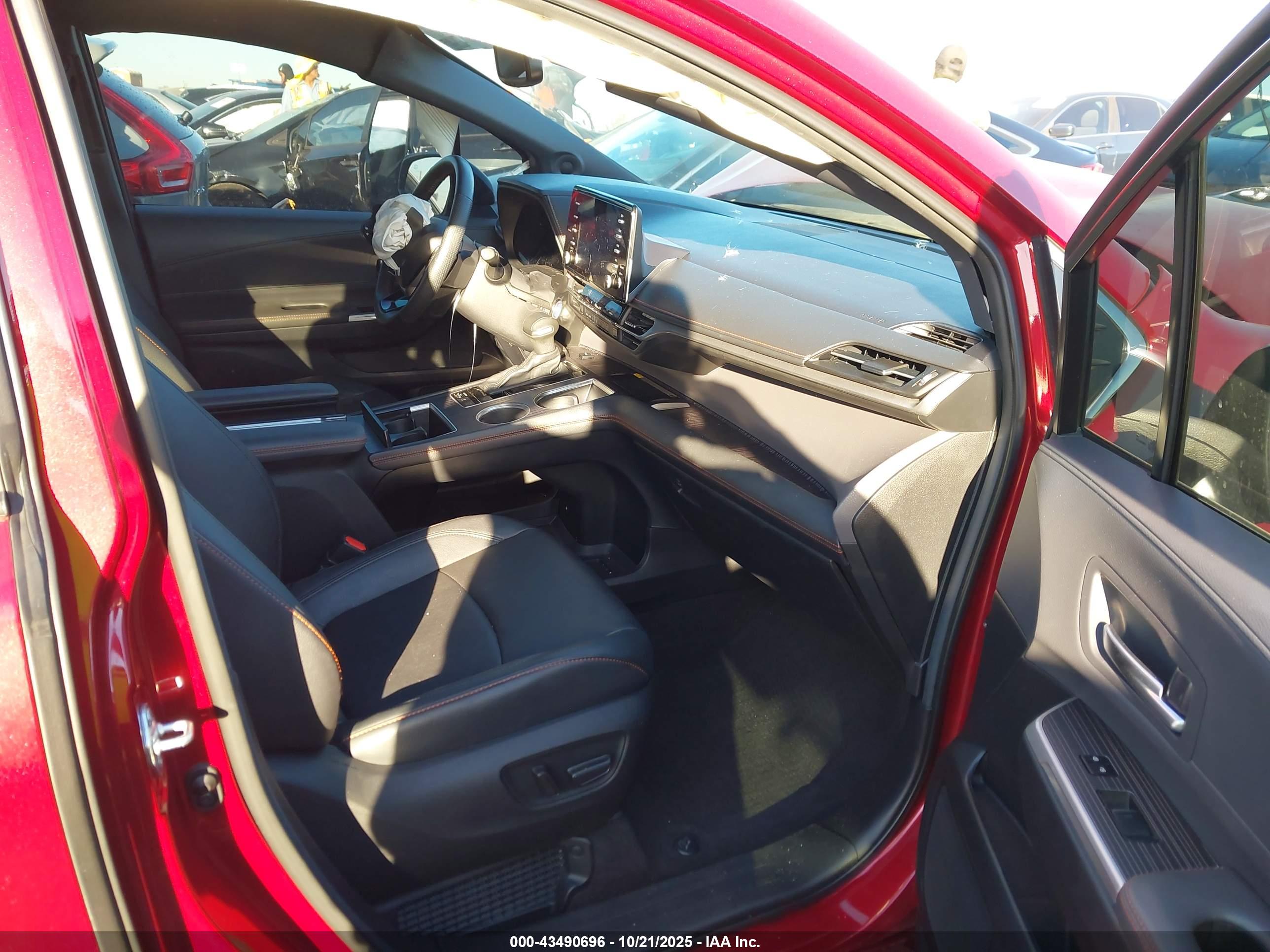TOYOTA SIENNA image 5