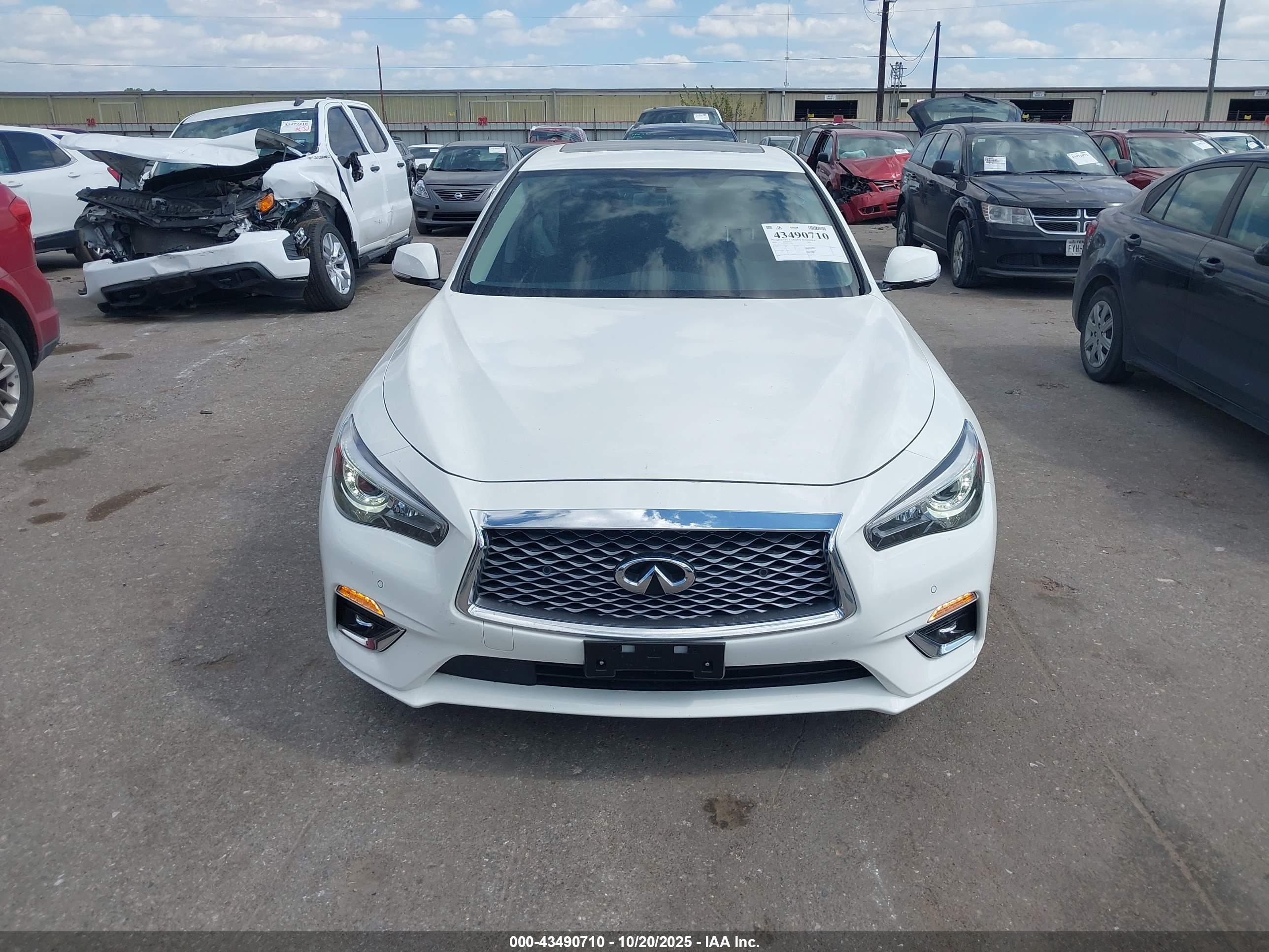INFINITI Q50 image 6