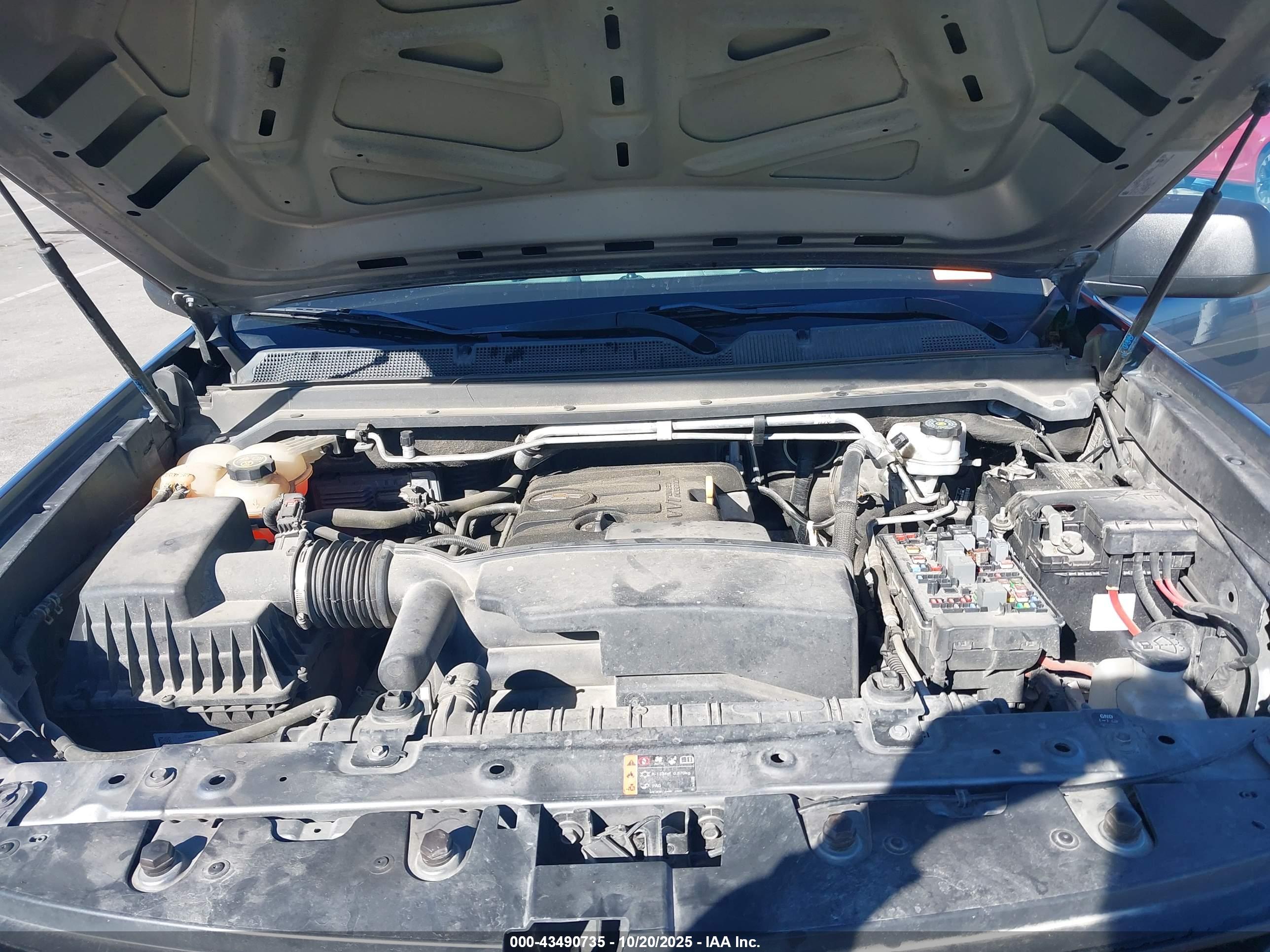 CHEVROLET COLORADO image 10