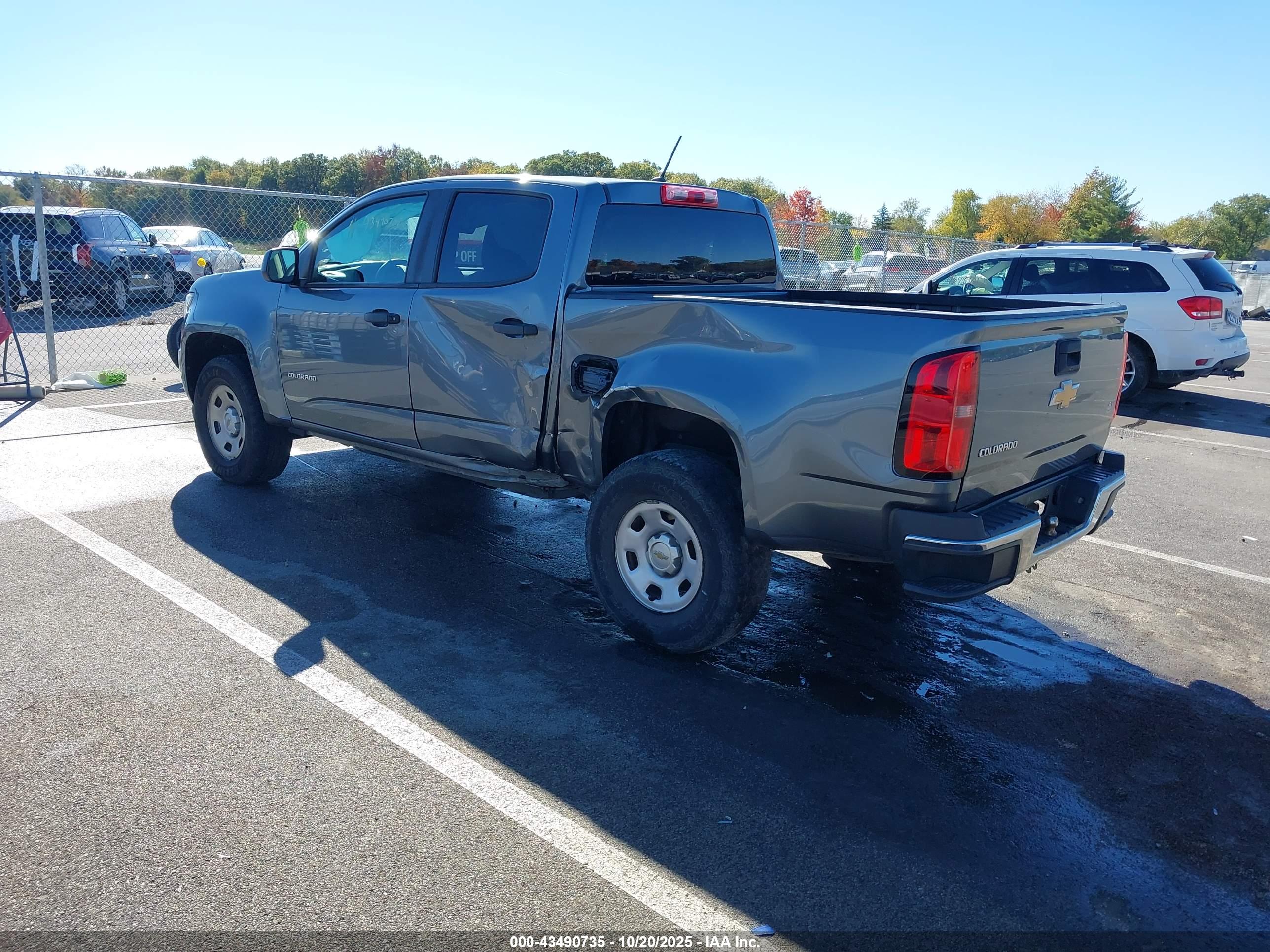CHEVROLET COLORADO image 3