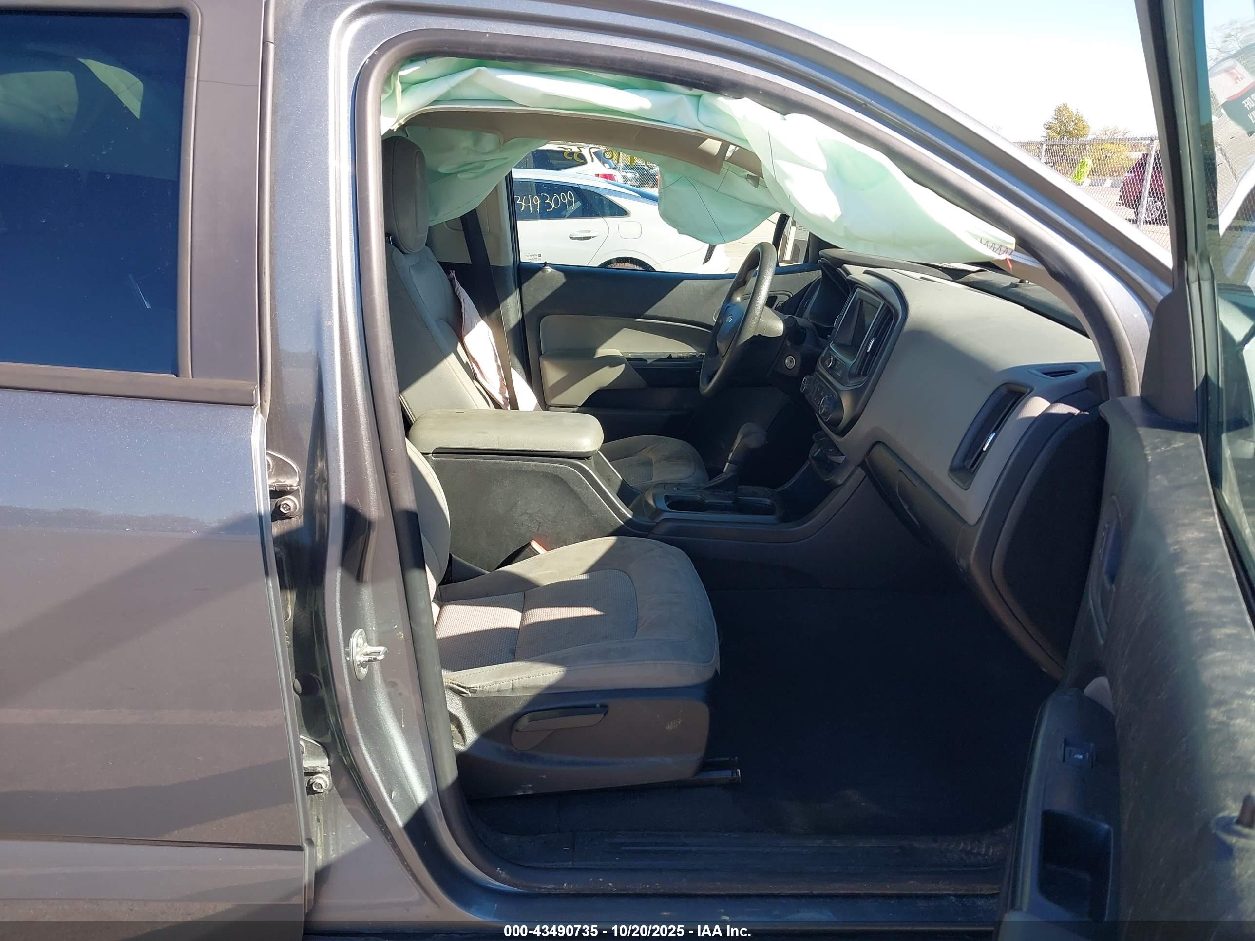 CHEVROLET COLORADO image 5