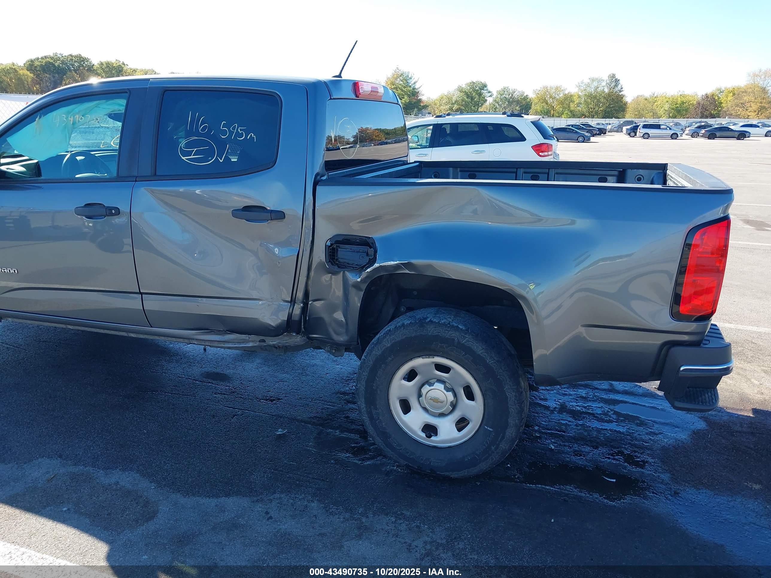 CHEVROLET COLORADO image 6