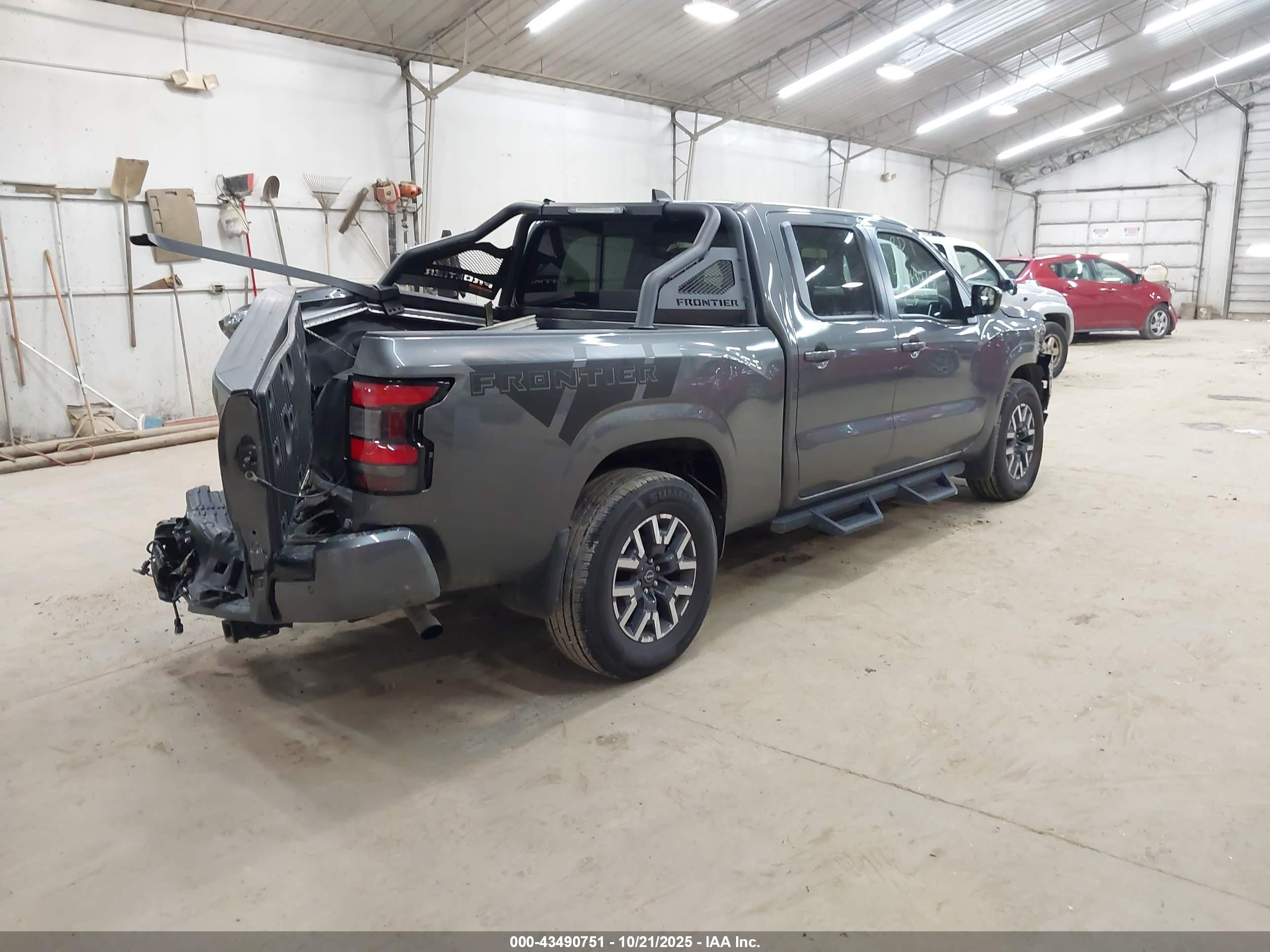 NISSAN FRONTIER image 4