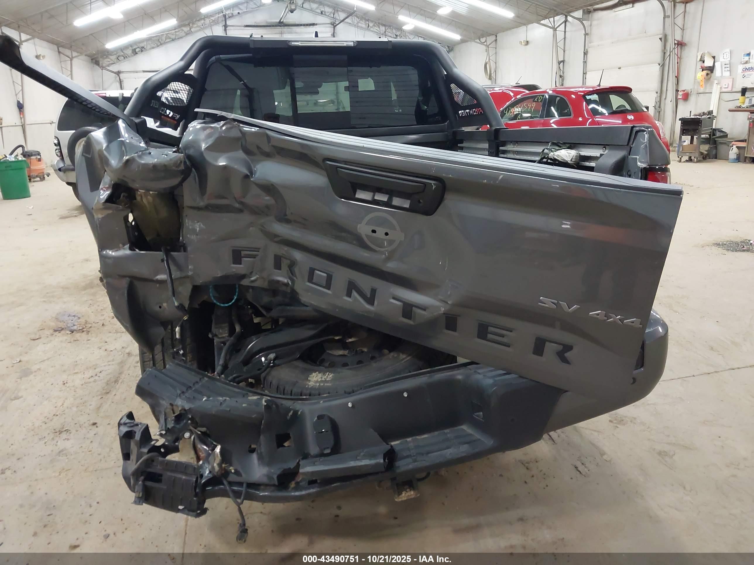 NISSAN FRONTIER image 6