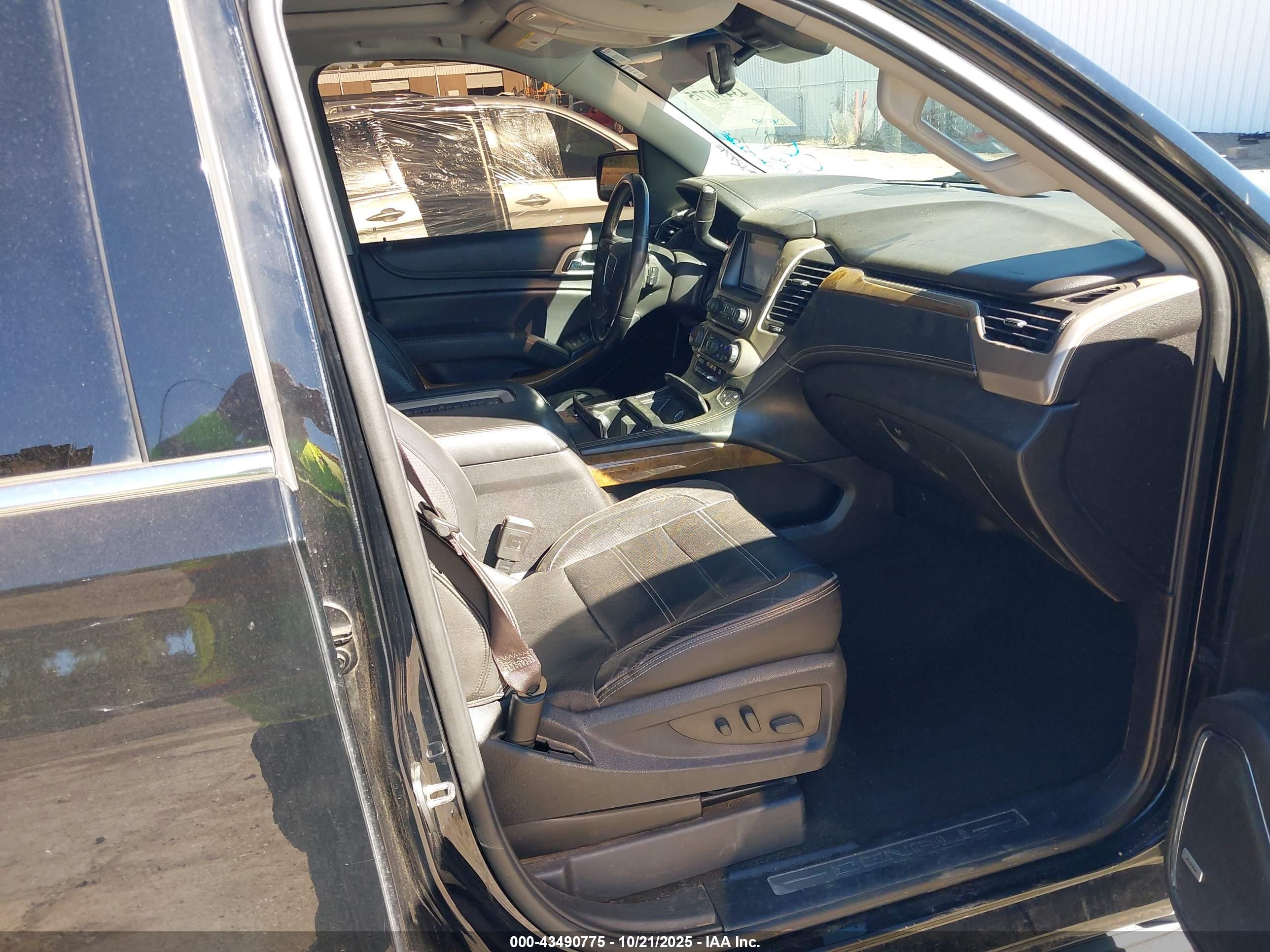 GMC YUKON image 5