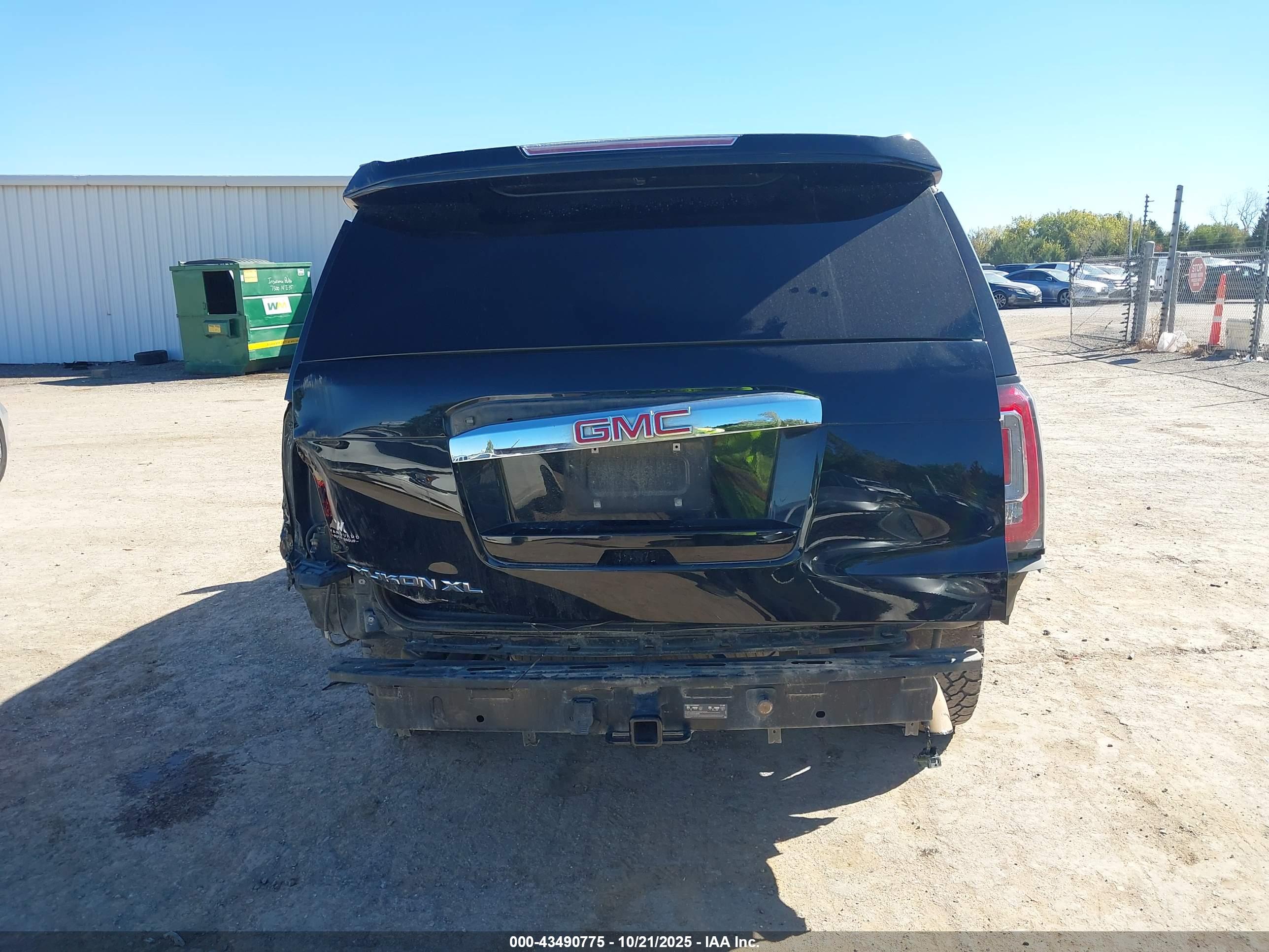 GMC YUKON image 6