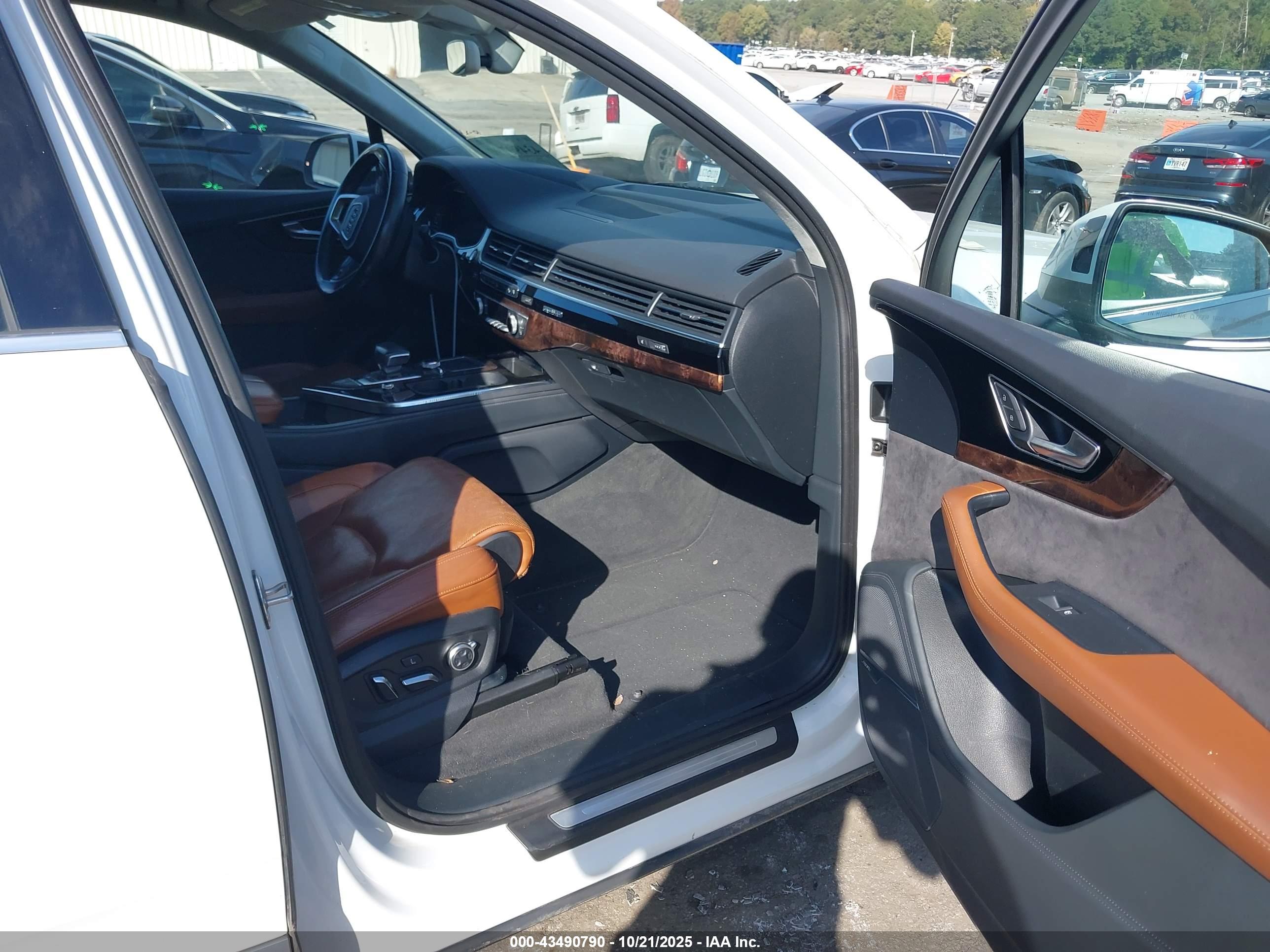AUDI Q7 image 5