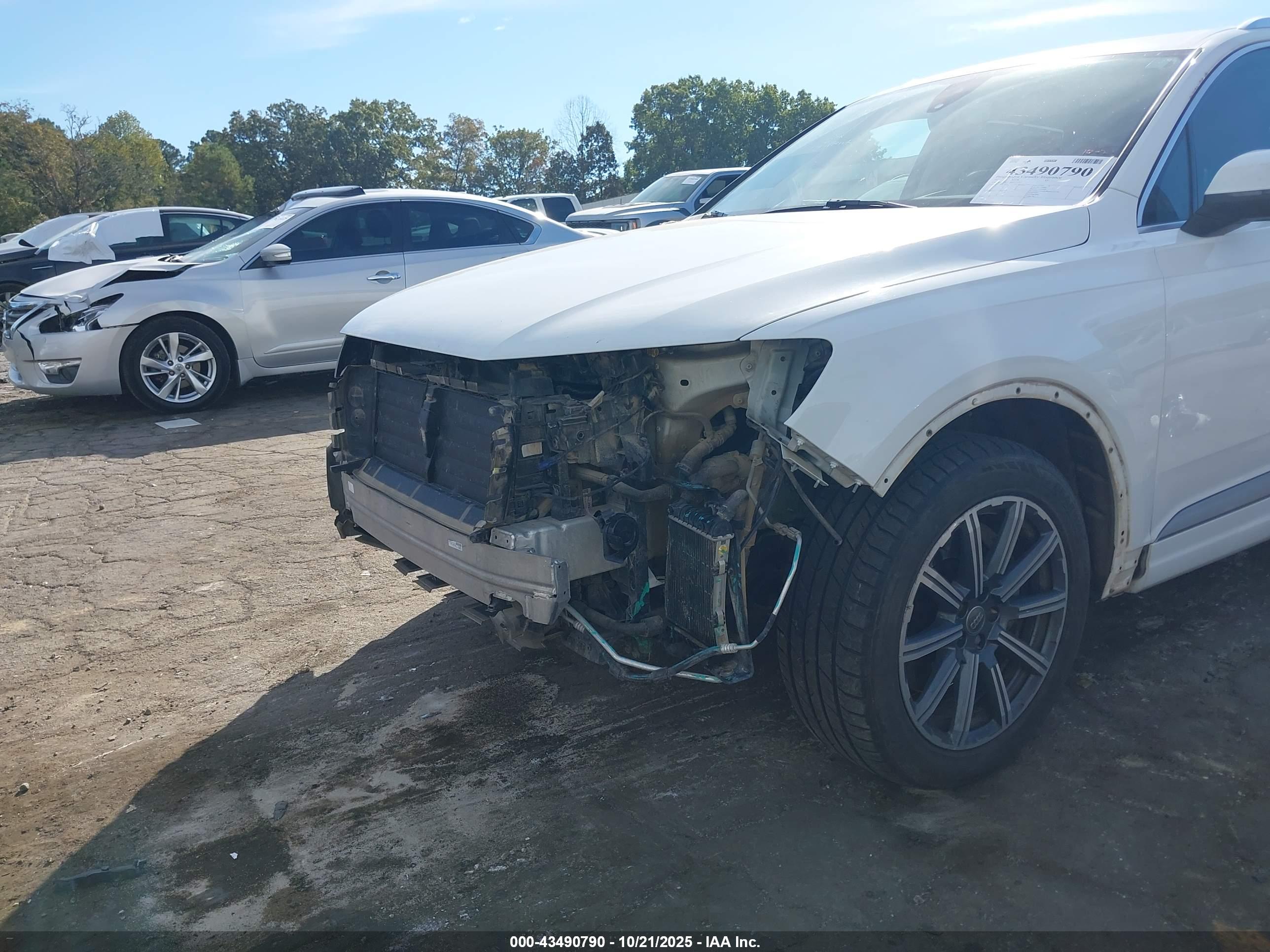 AUDI Q7 image 6