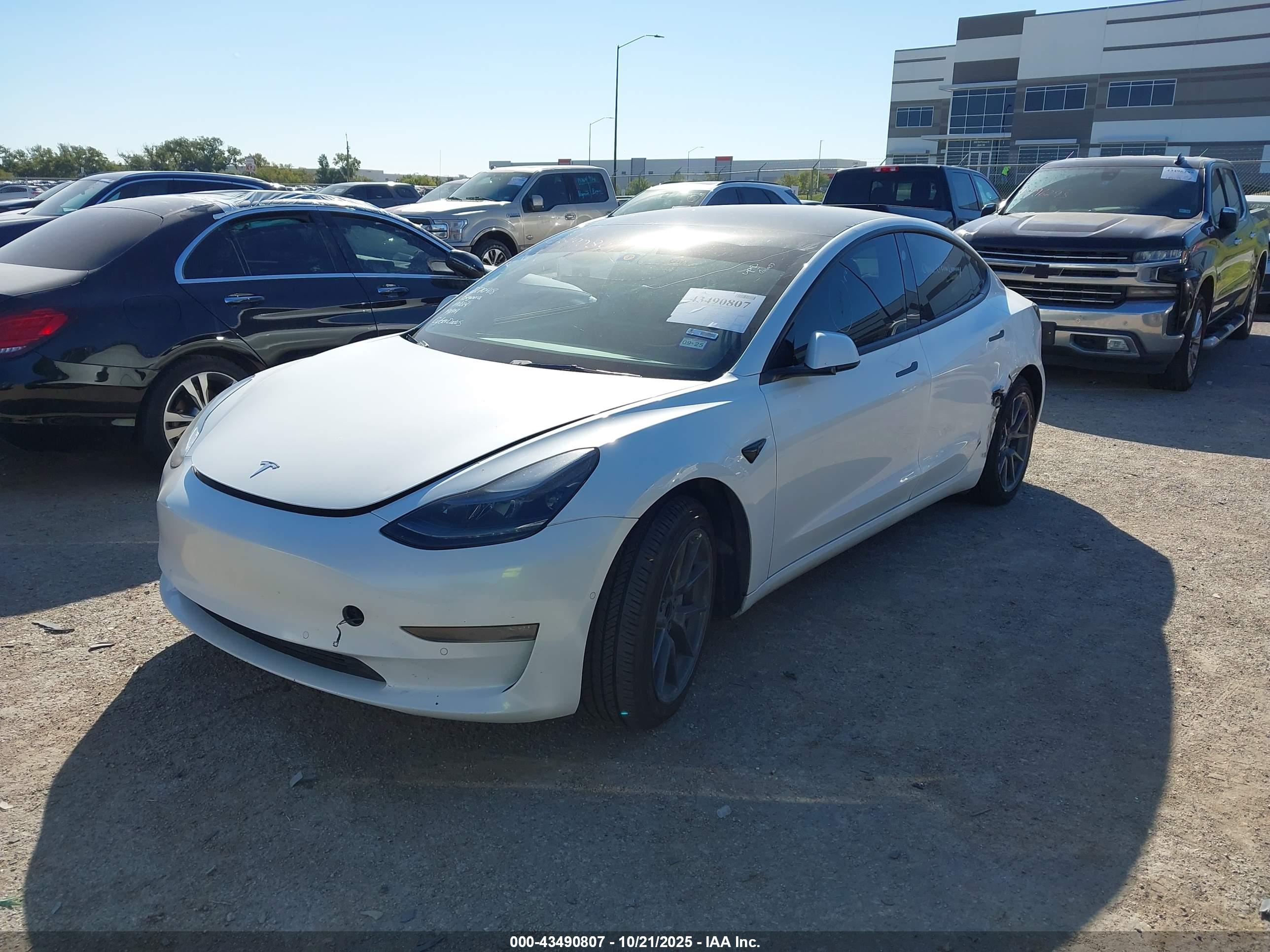 TESLA MODEL image 2