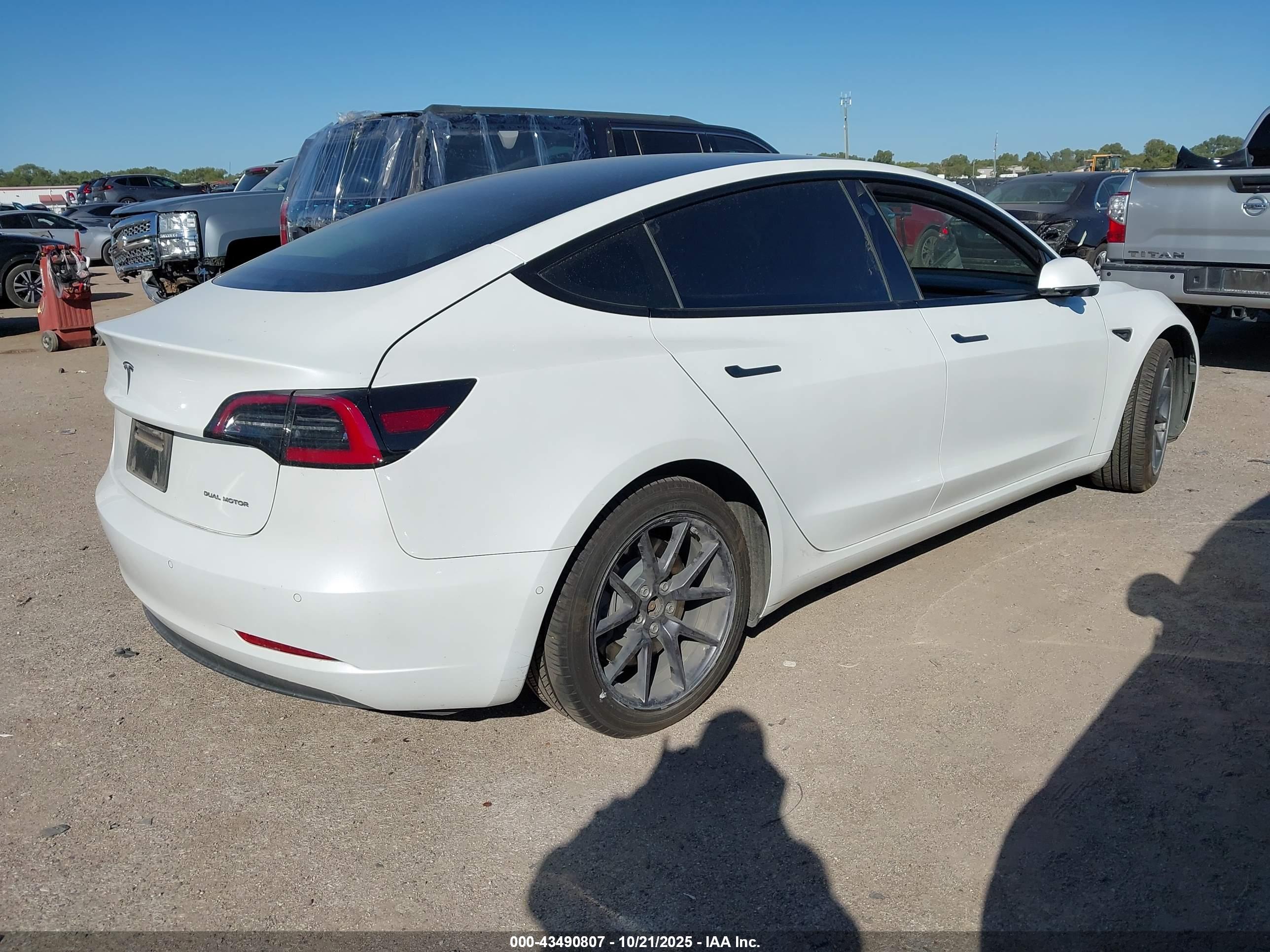 TESLA MODEL image 4