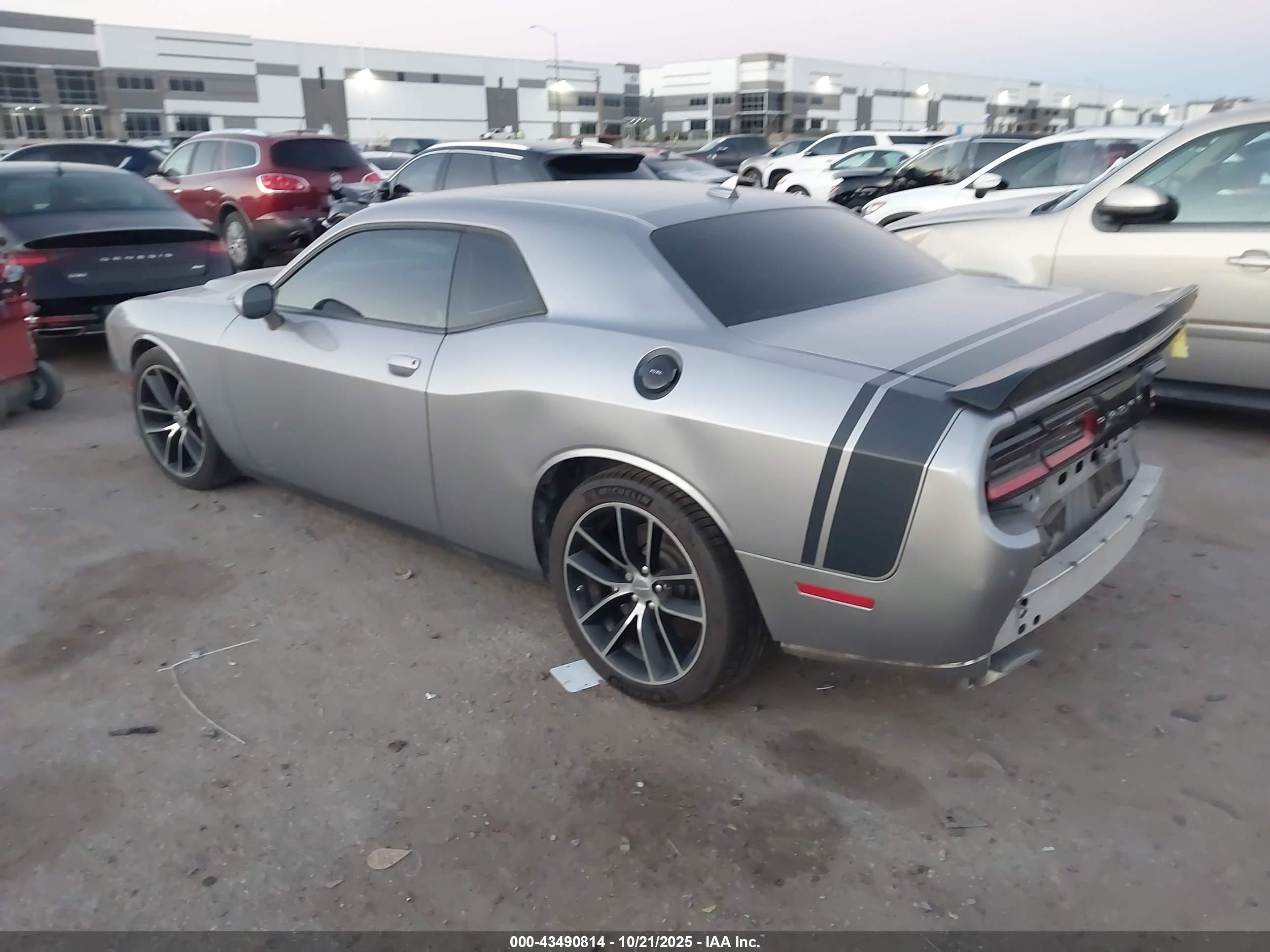 DODGE CHALLENGER image 3