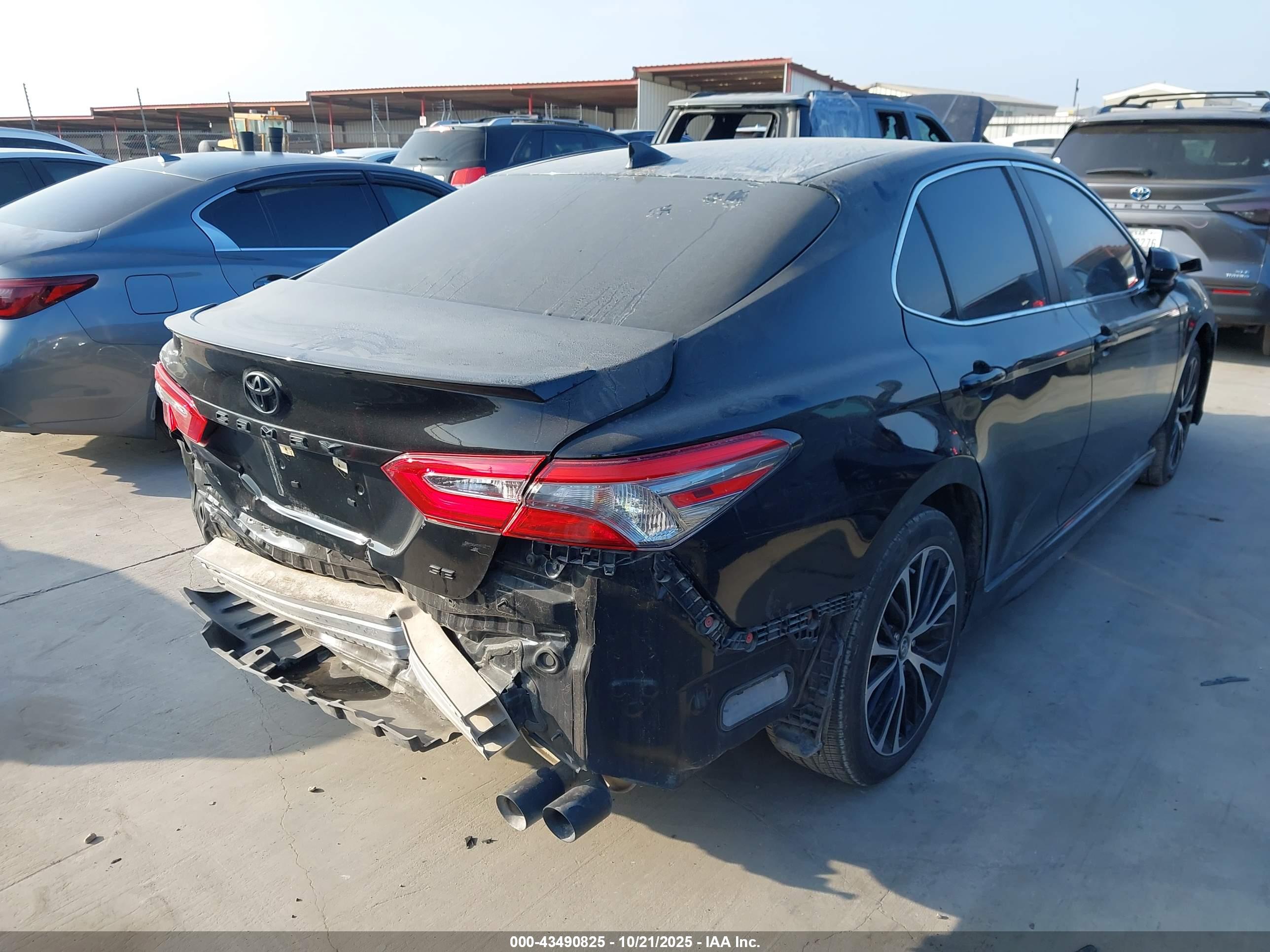 TOYOTA CAMRY image 4