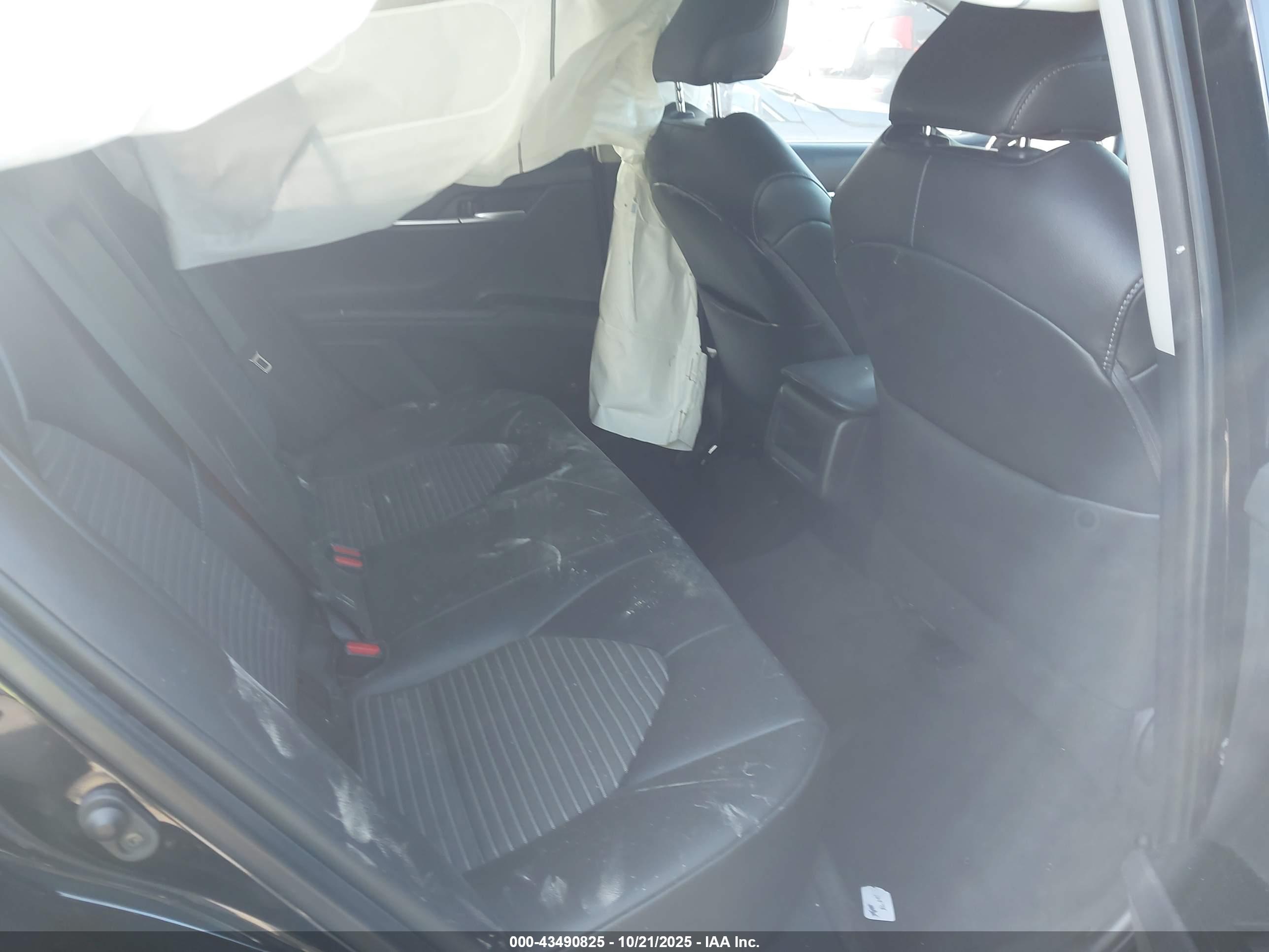 TOYOTA CAMRY image 8