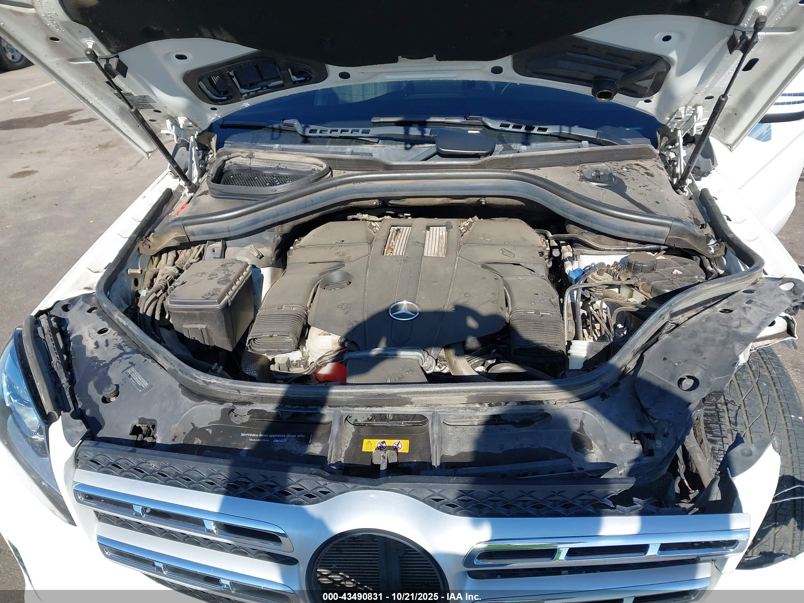 MERCEDES-BENZ GLS image 10