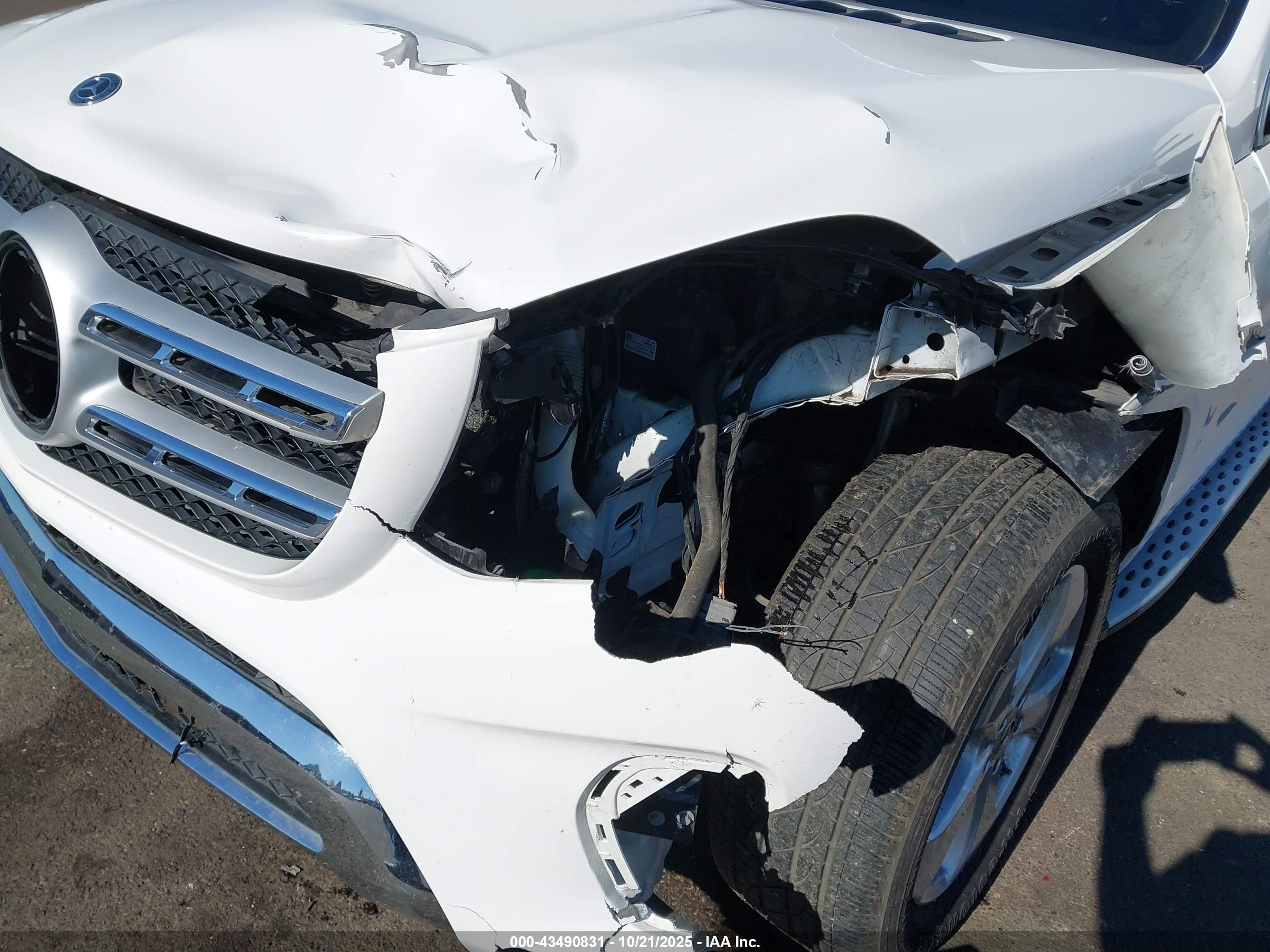 MERCEDES-BENZ GLS image 6