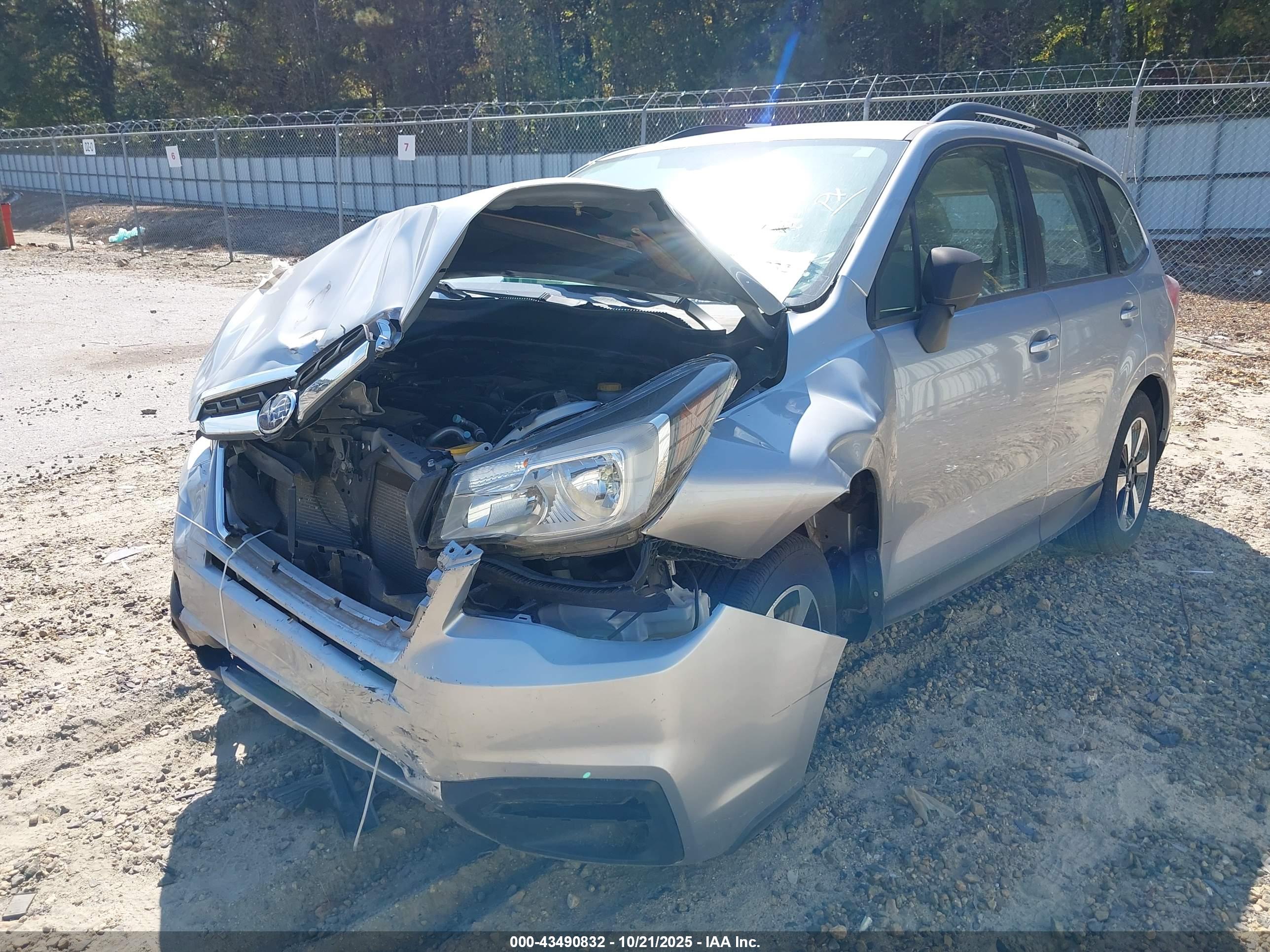 SUBARU FORESTER image 6