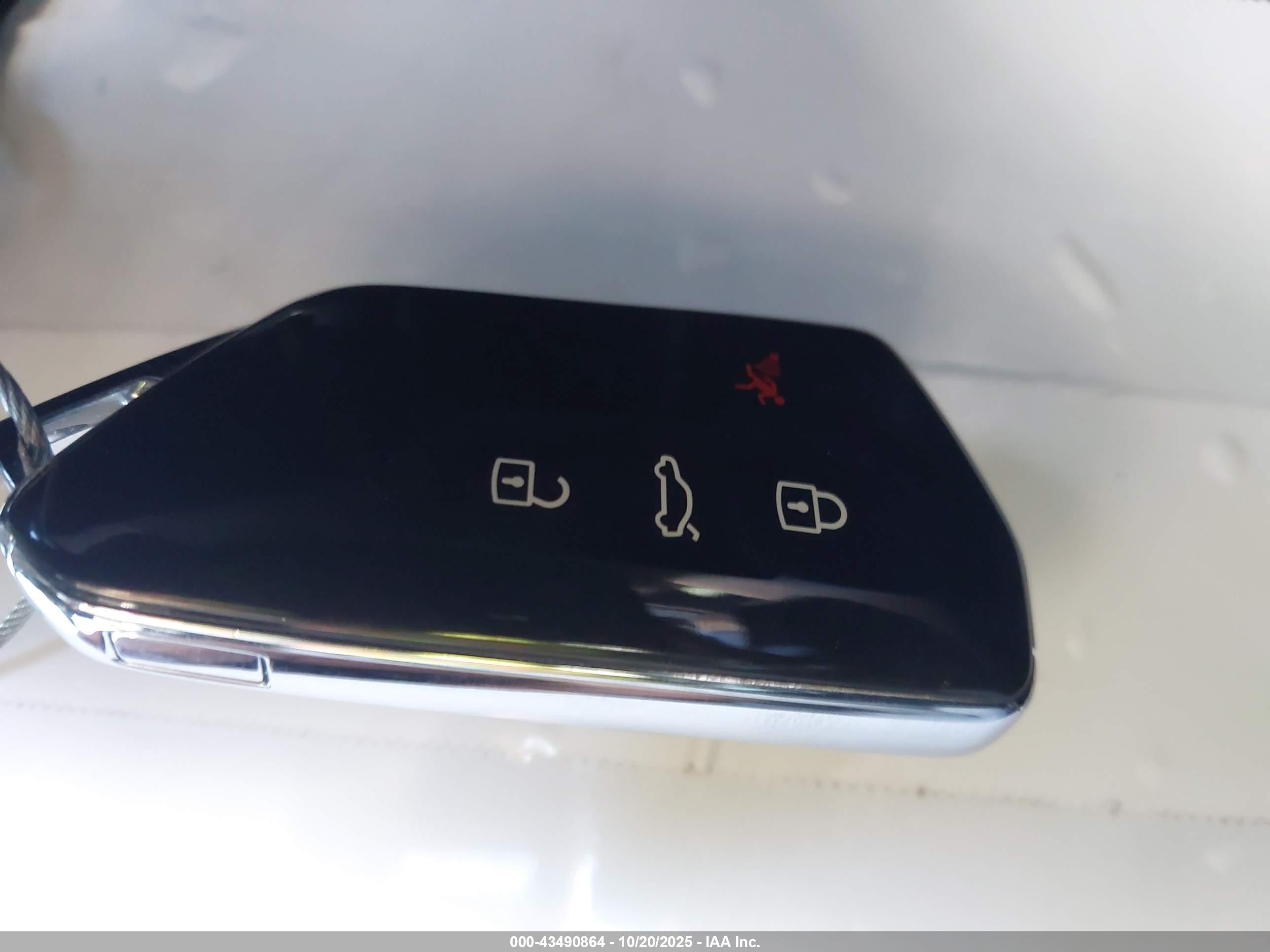 VOLKSWAGEN ID.4 image 11