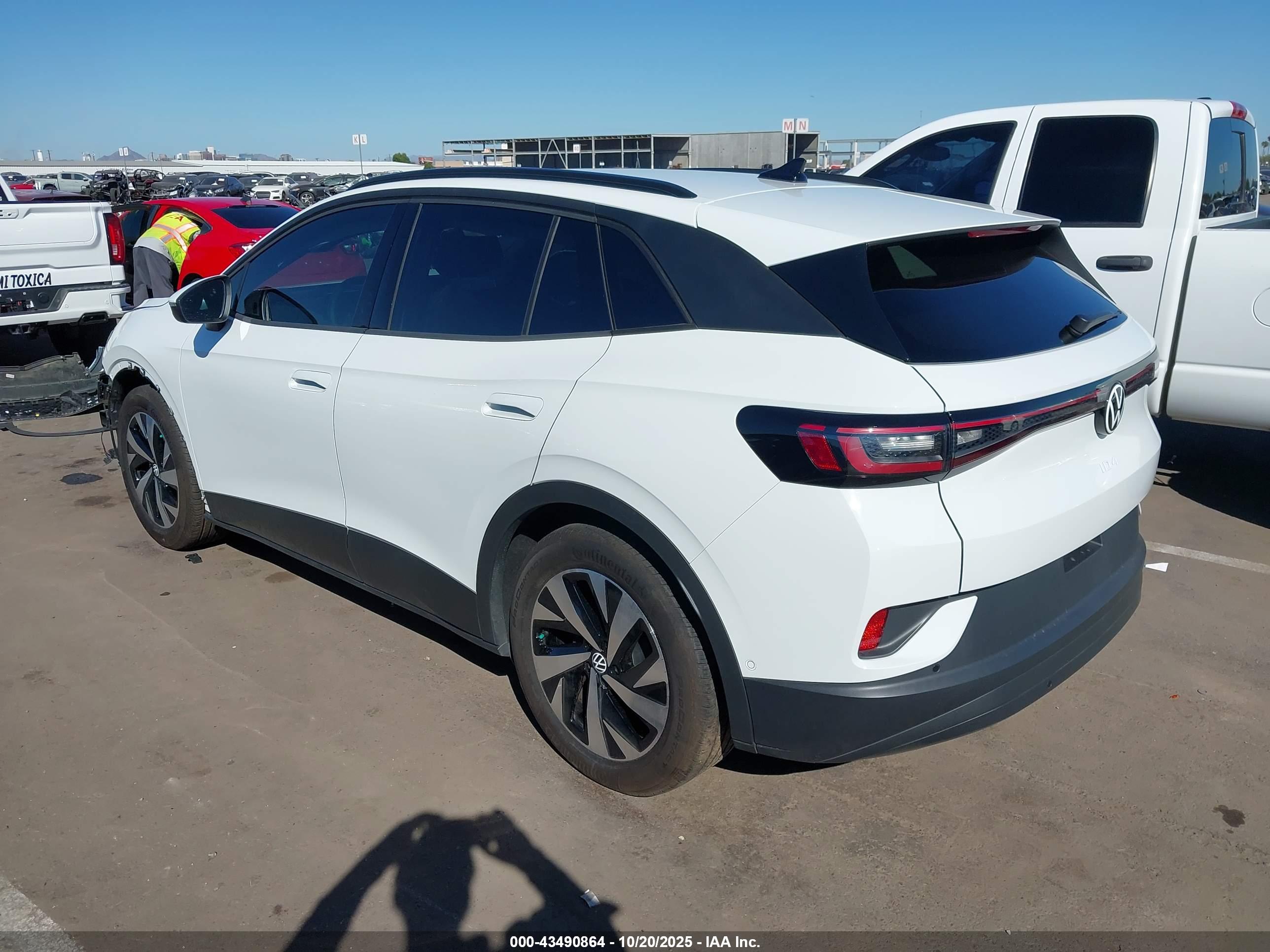 VOLKSWAGEN ID.4 image 3