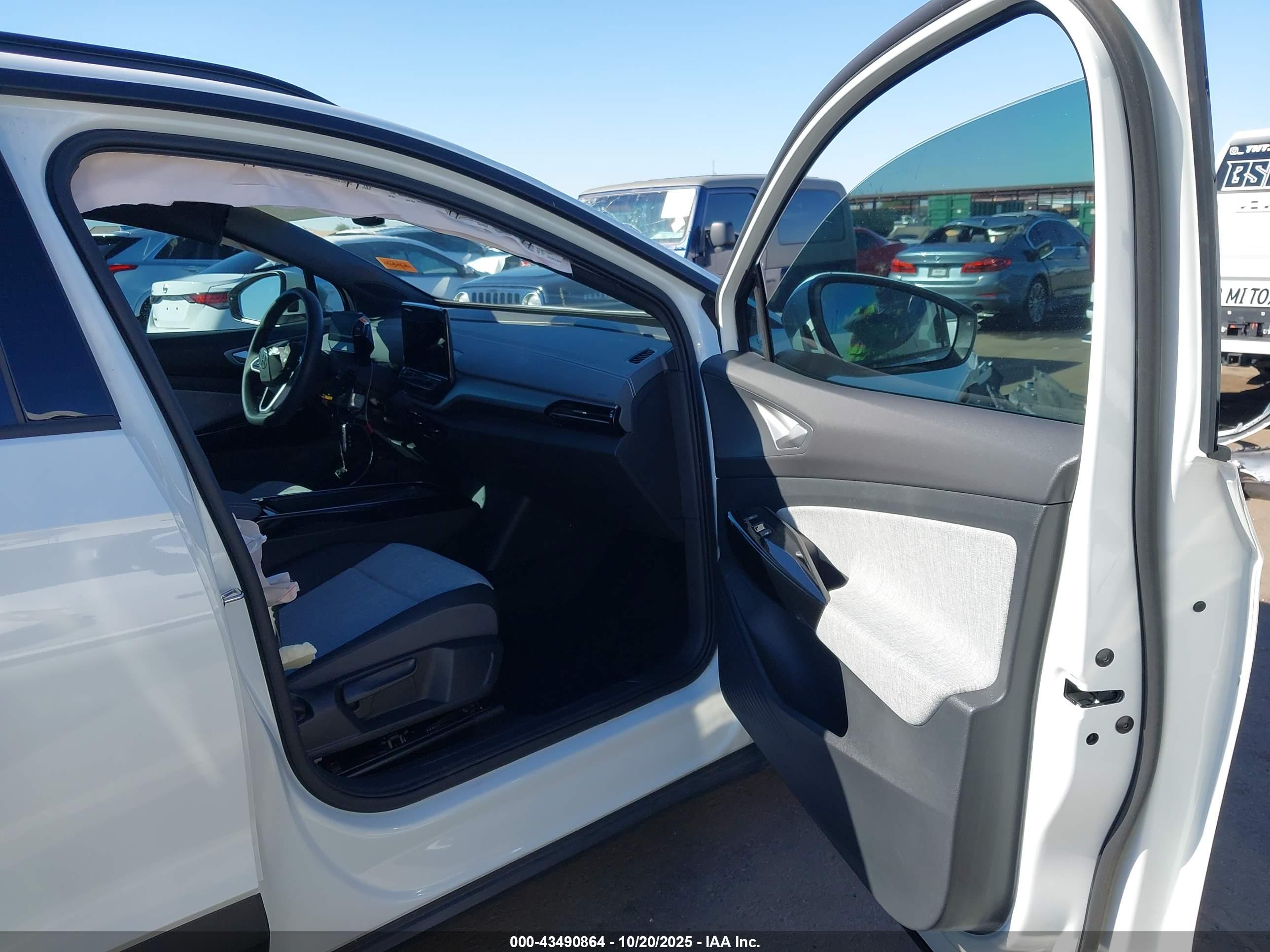 VOLKSWAGEN ID.4 image 5