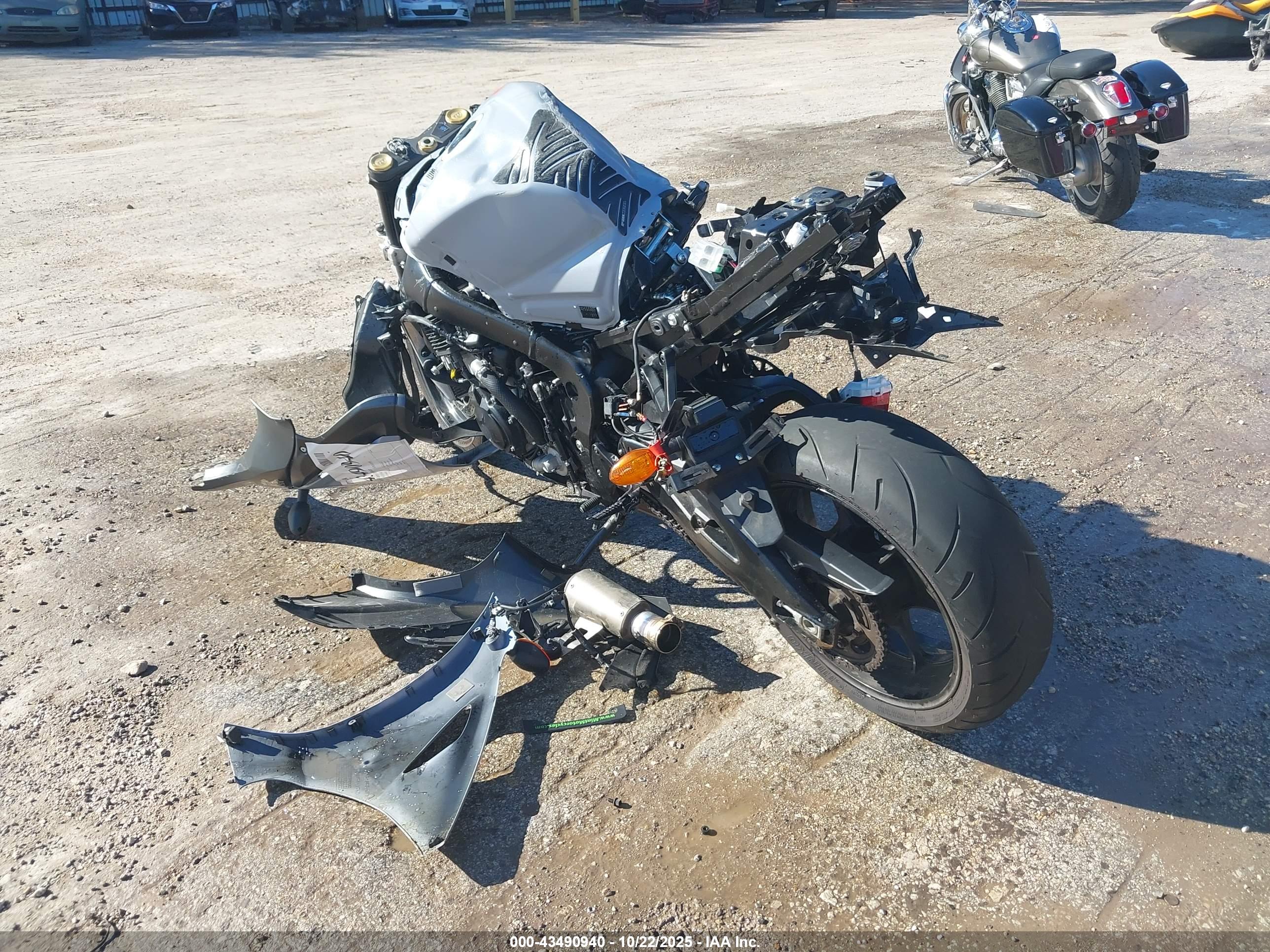 SUZUKI GSX-R1000 image 3