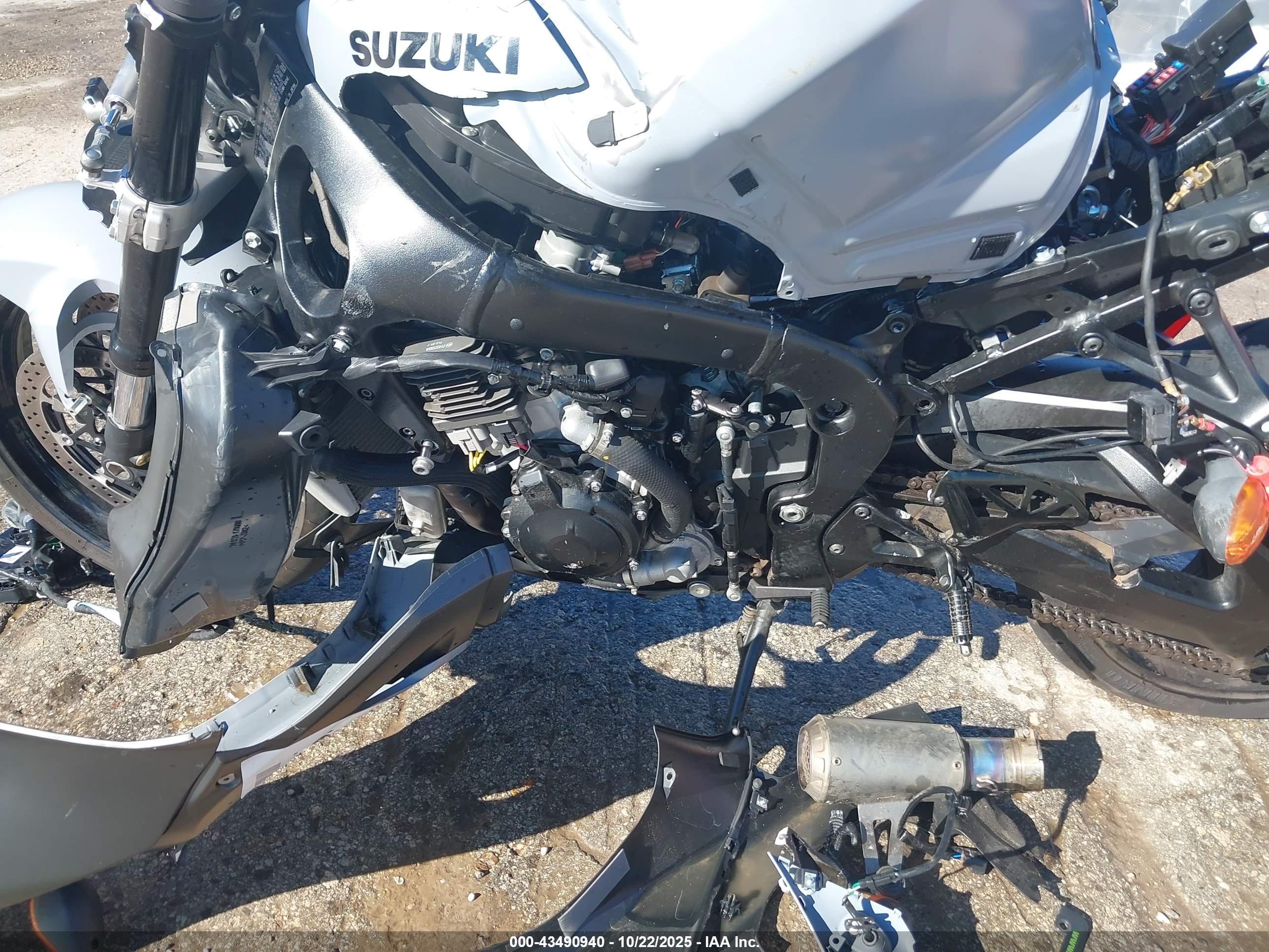 SUZUKI GSX-R1000 image 9