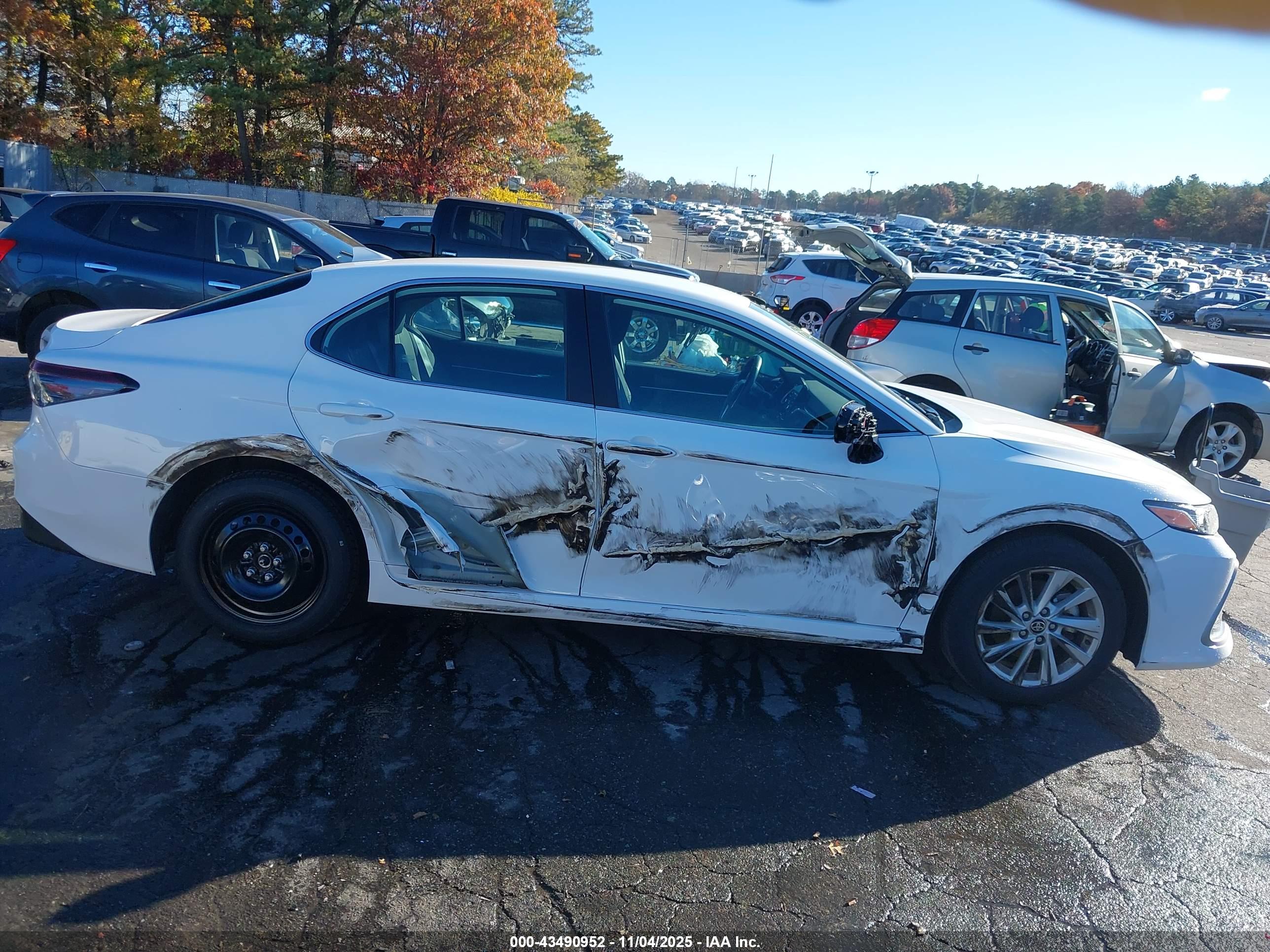 TOYOTA CAMRY image 6