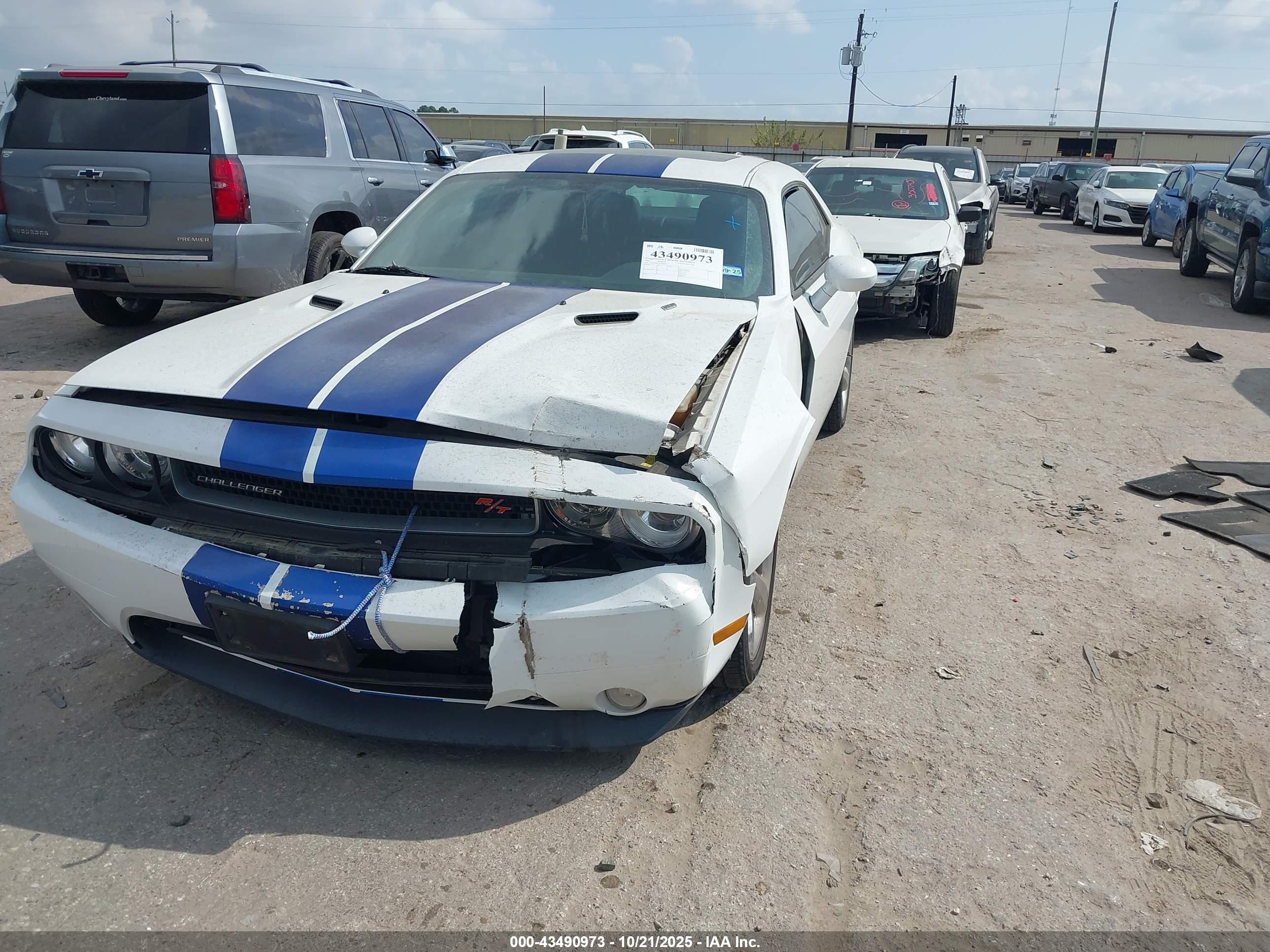 DODGE CHALLENGER image 2