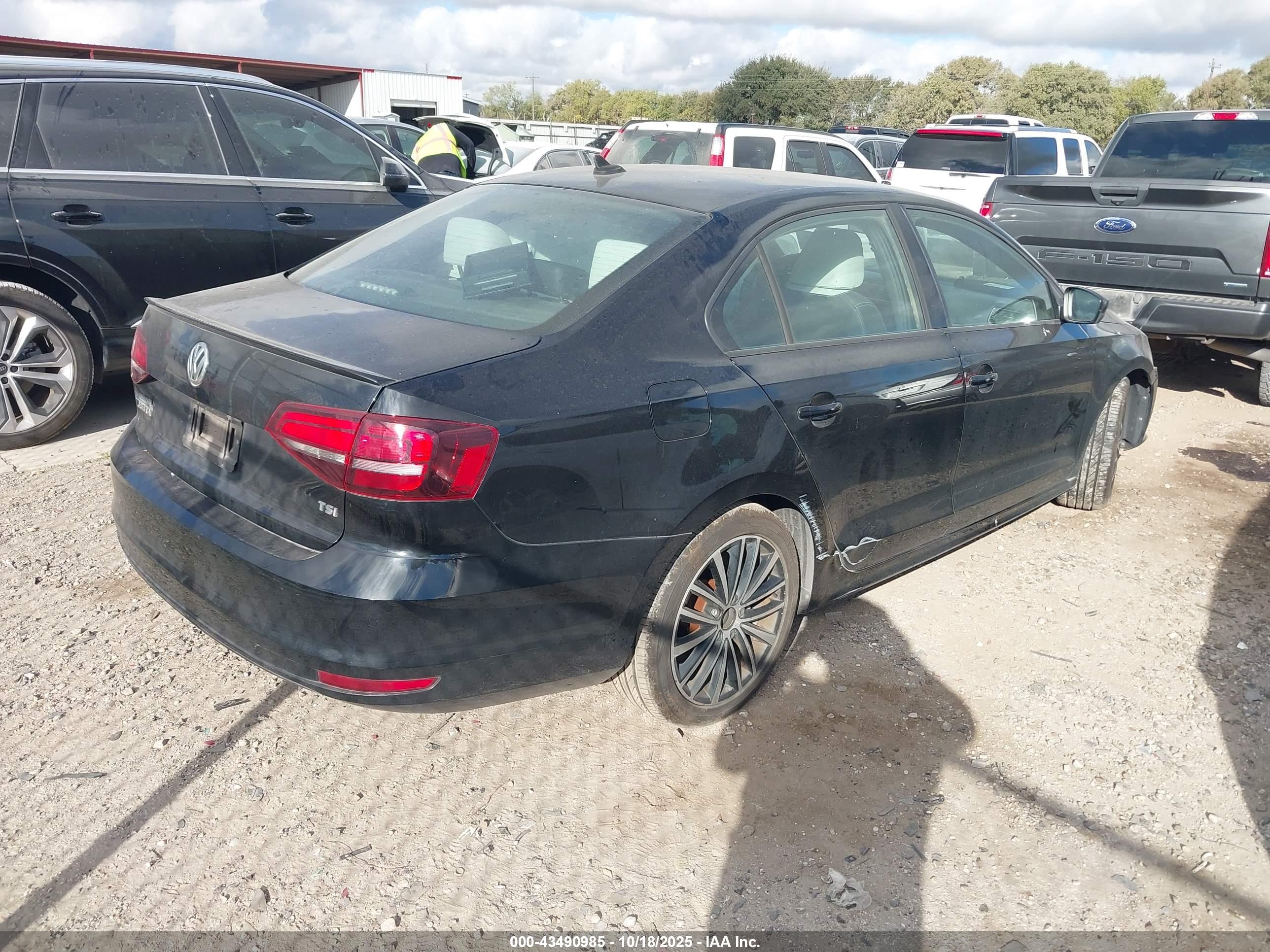 VOLKSWAGEN JETTA image 4