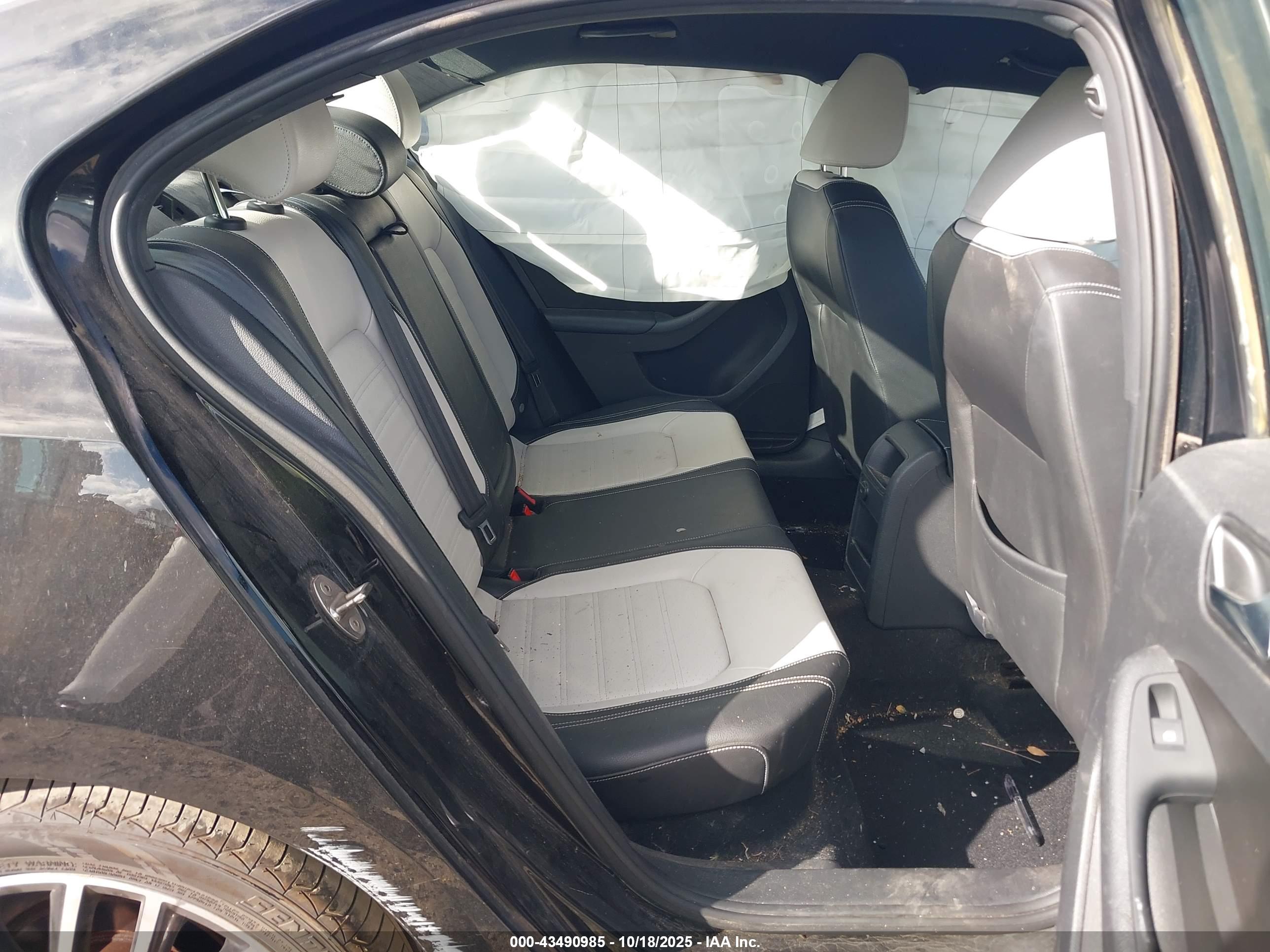 VOLKSWAGEN JETTA image 8