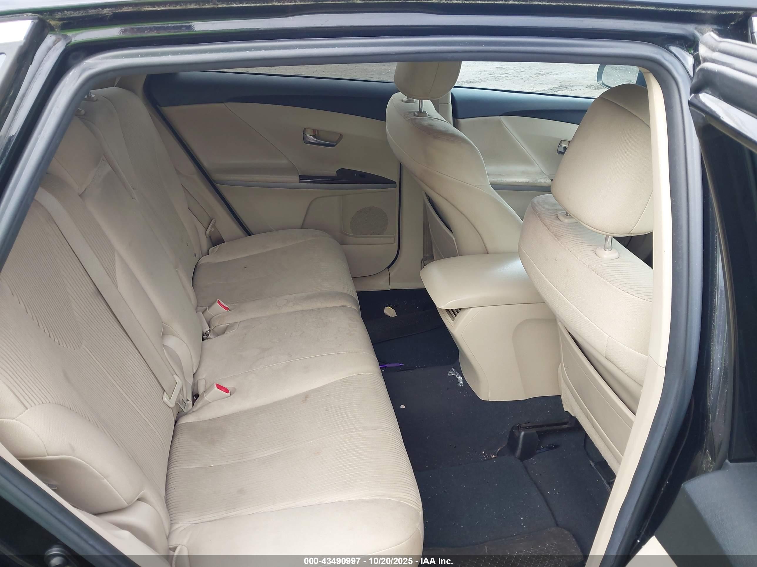 TOYOTA VENZA image 8