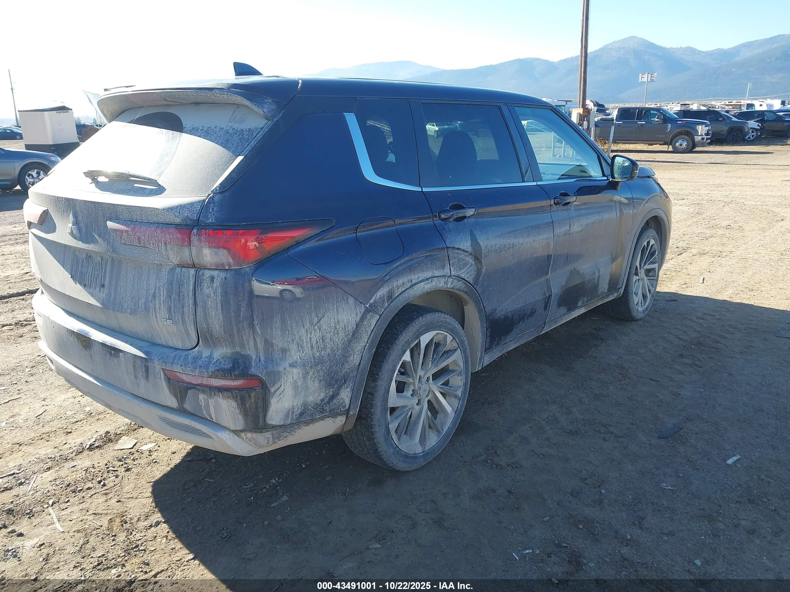 MITSUBISHI OUTLANDER image 4