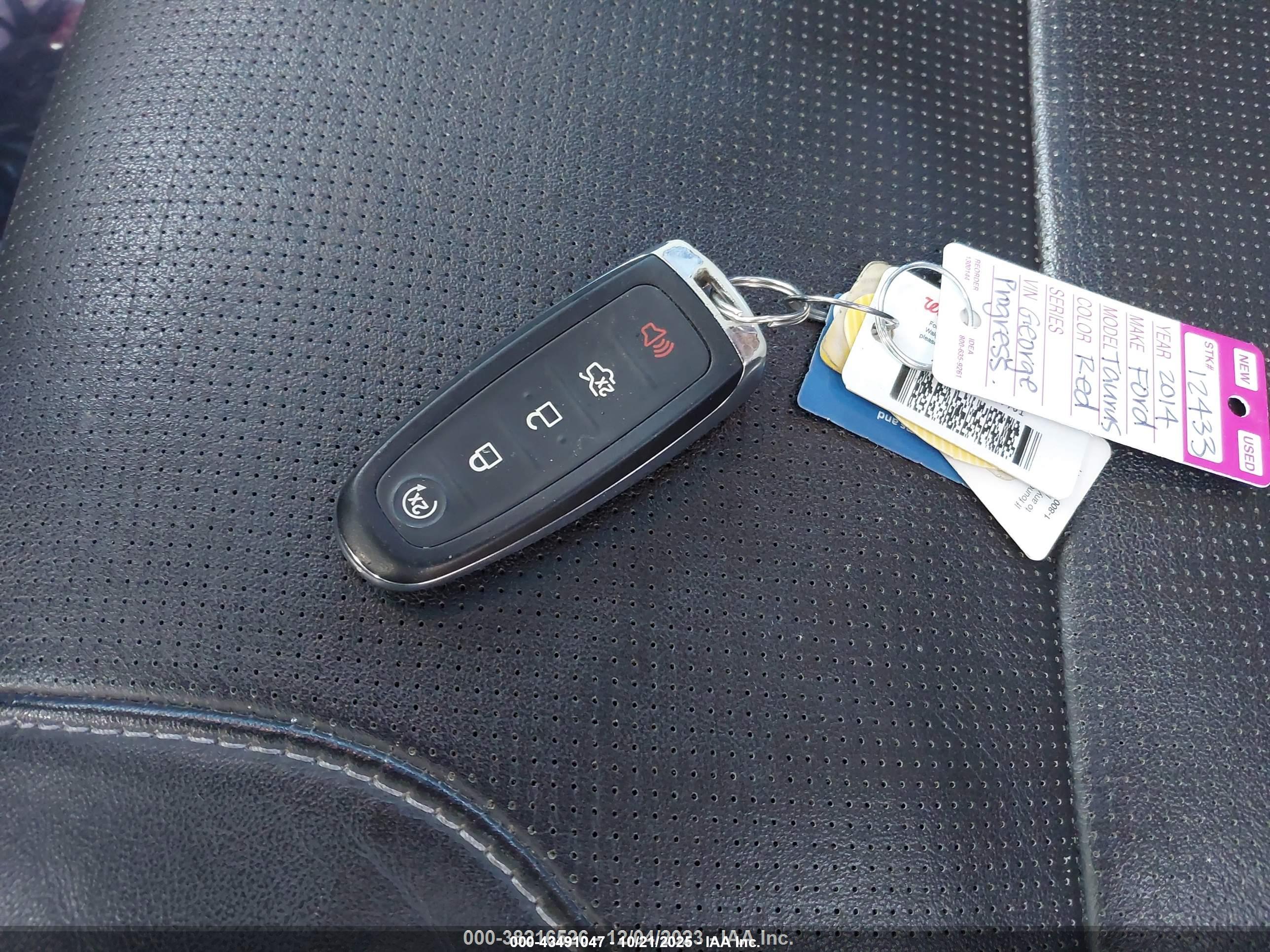 FORD TAURUS image 11