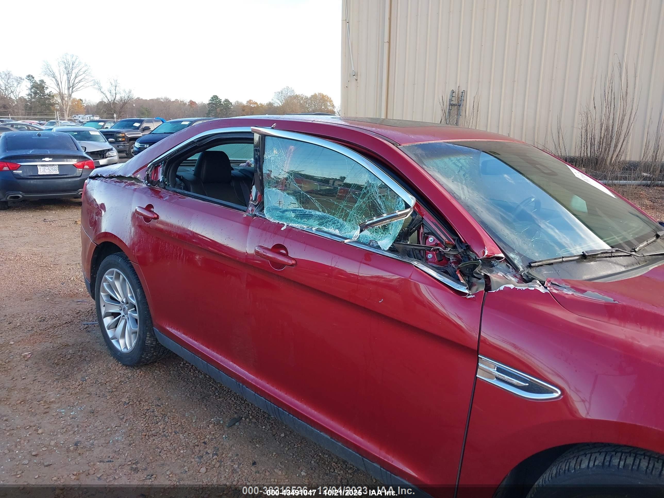 FORD TAURUS image 6