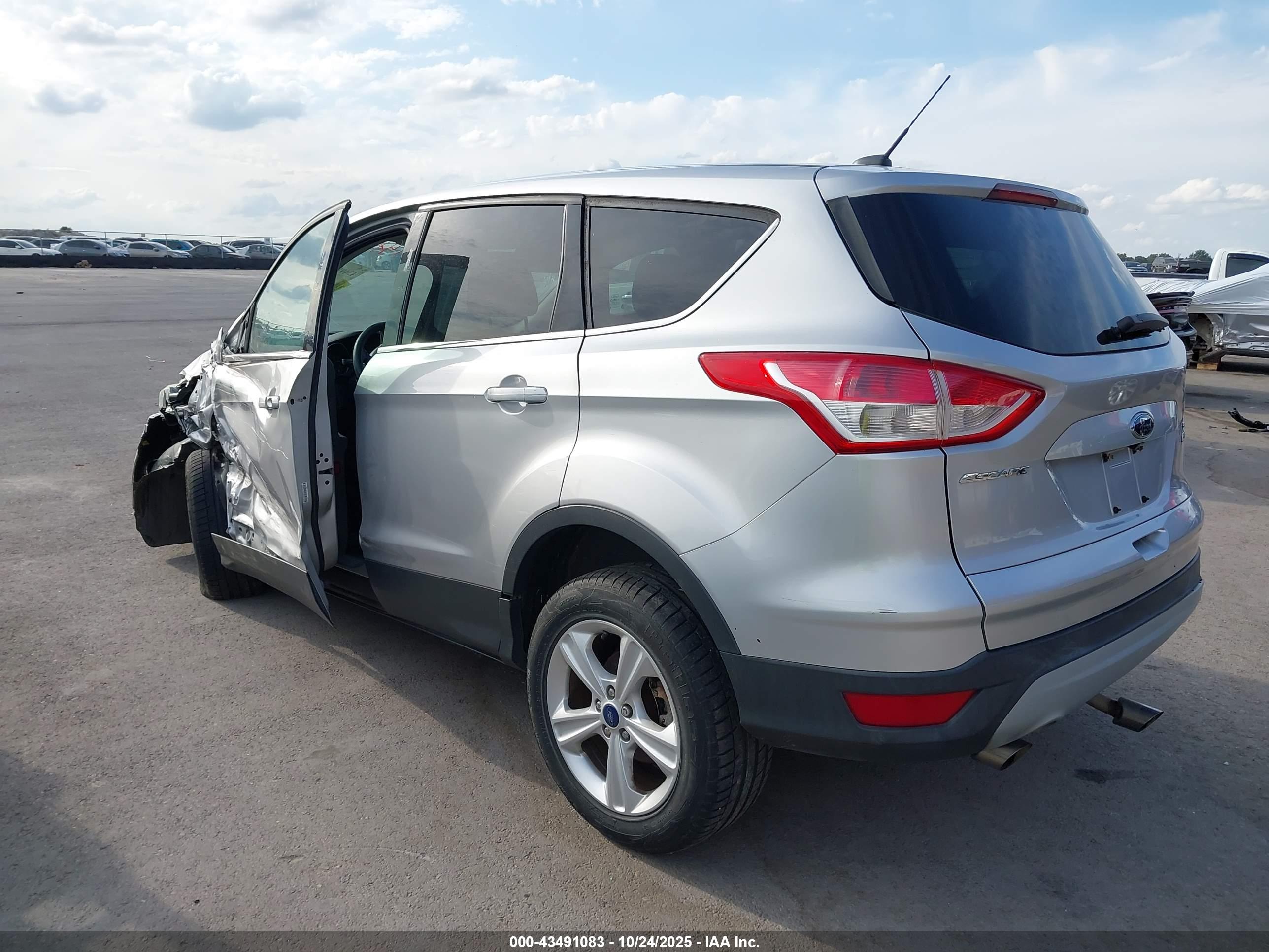FORD ESCAPE image 3