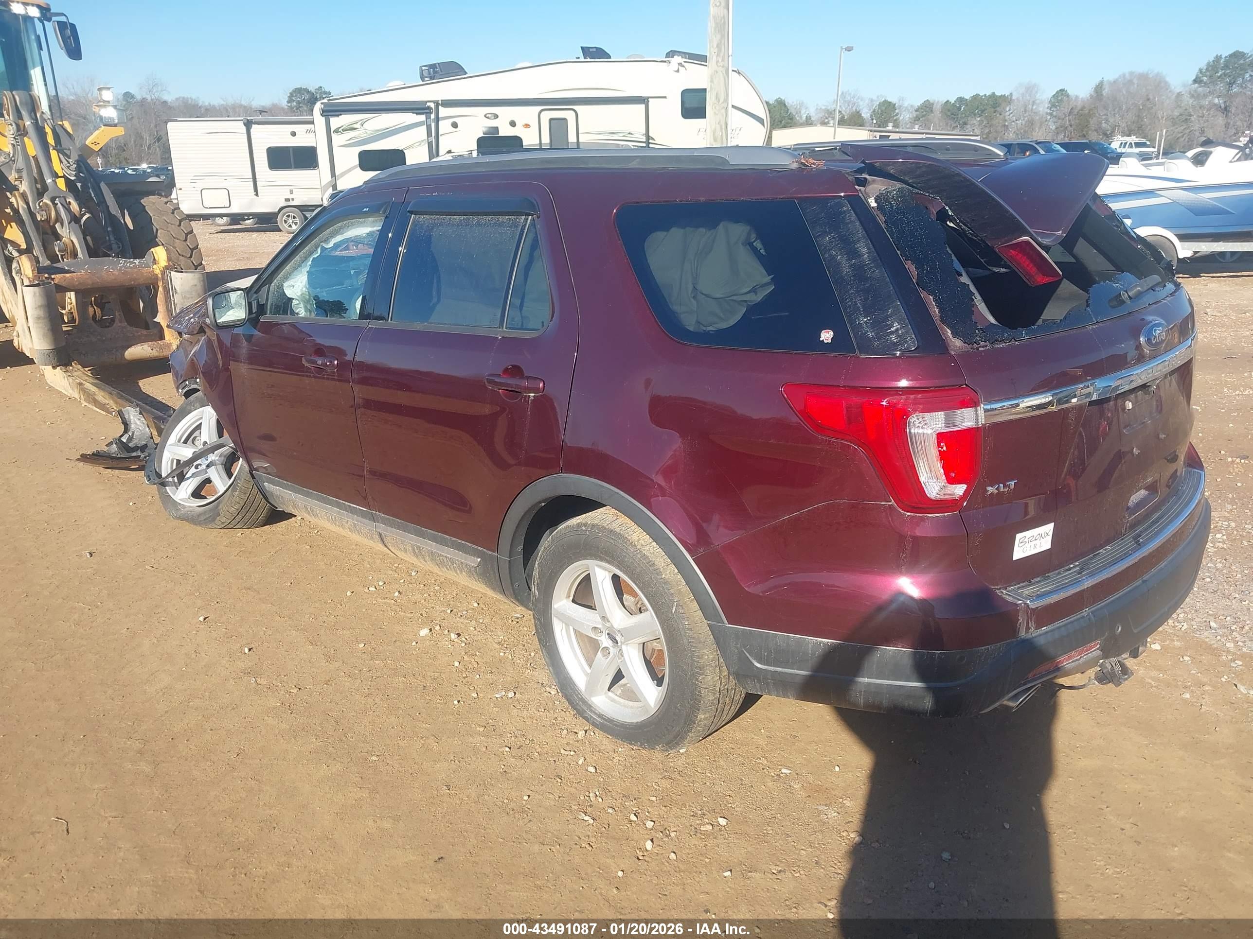 FORD EXPLORER image 3