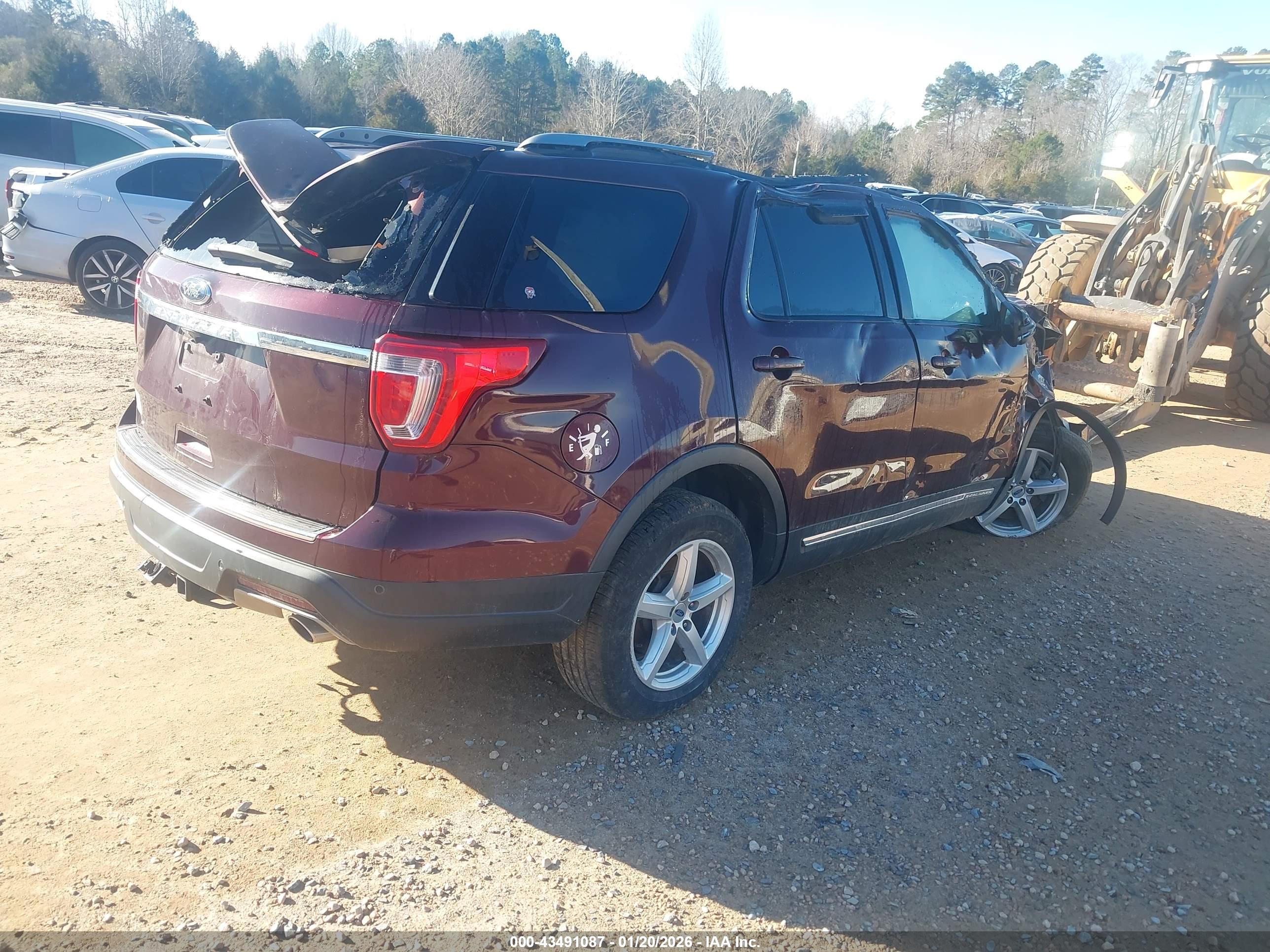 FORD EXPLORER image 4