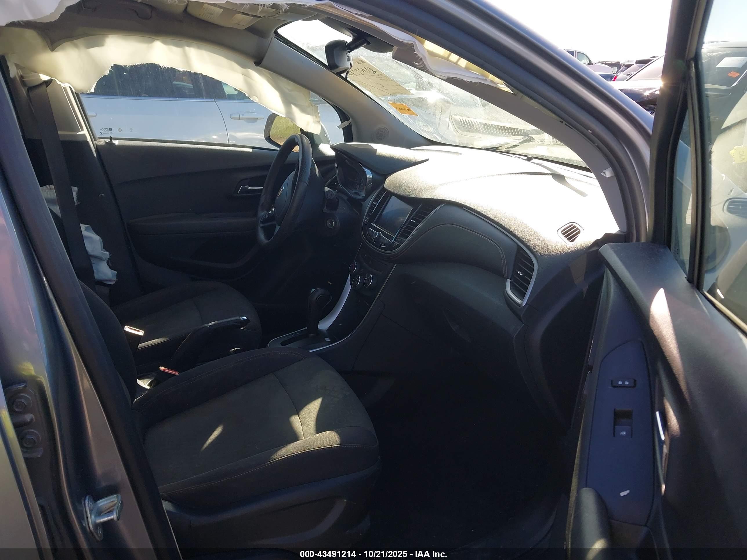 CHEVROLET TRAX image 5