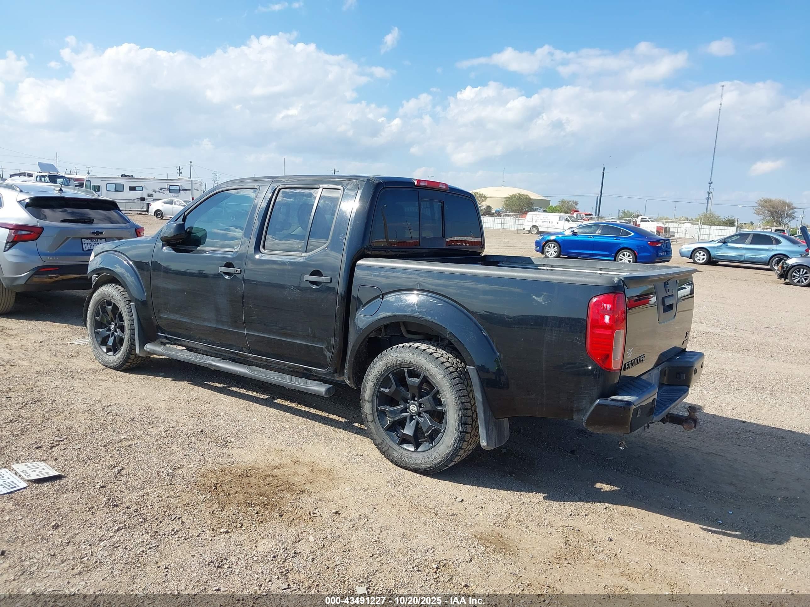 NISSAN FRONTIER image 3
