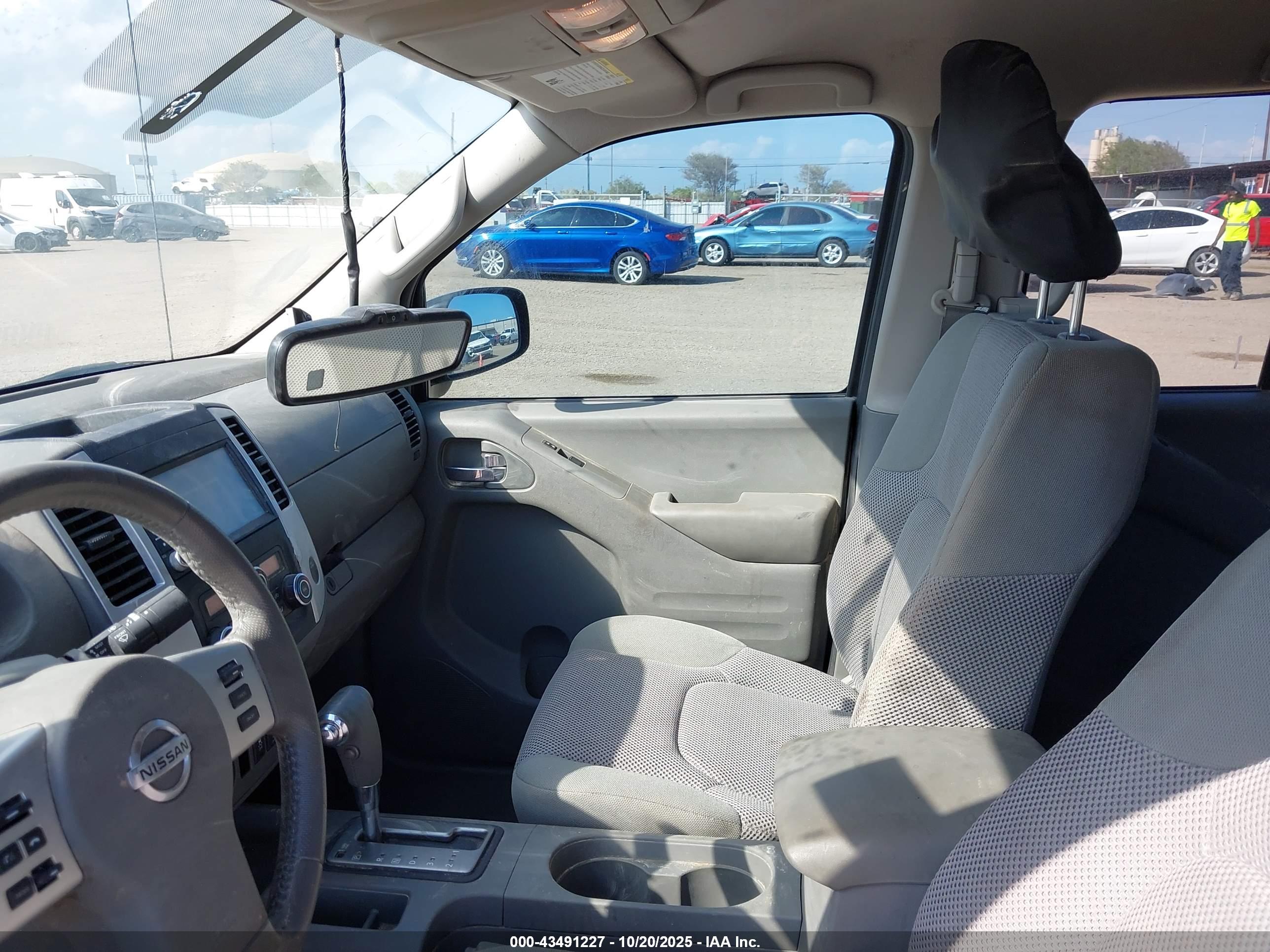 NISSAN FRONTIER image 5