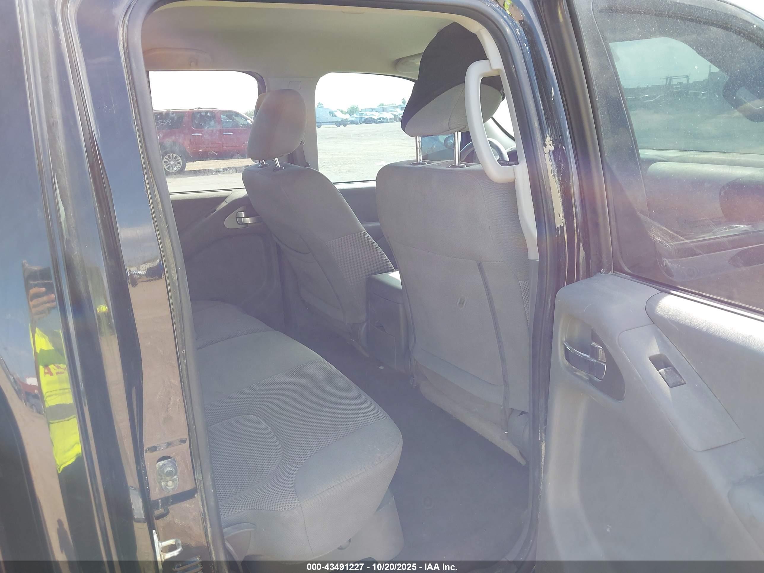 NISSAN FRONTIER image 8