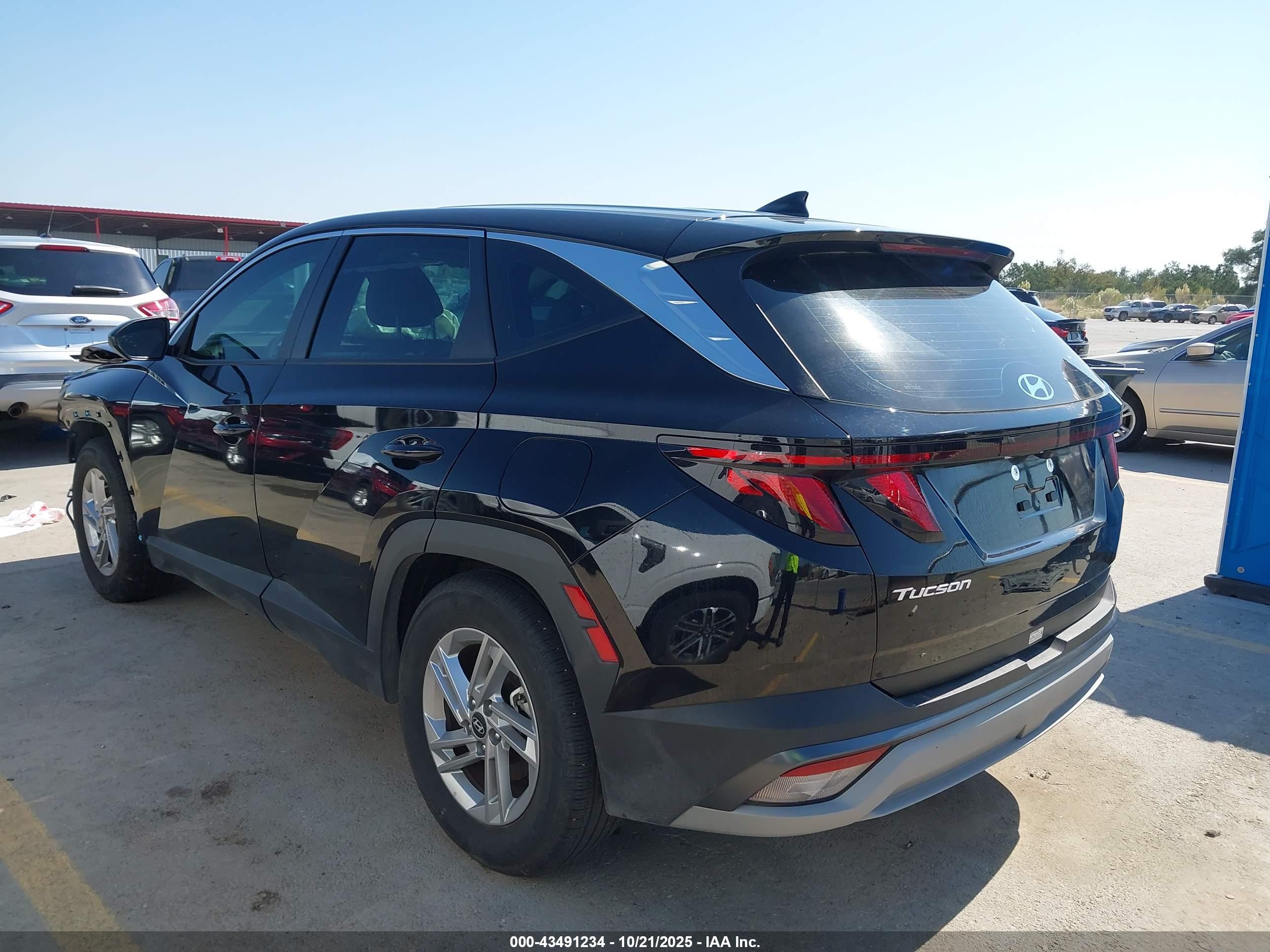 HYUNDAI TUCSON image 3