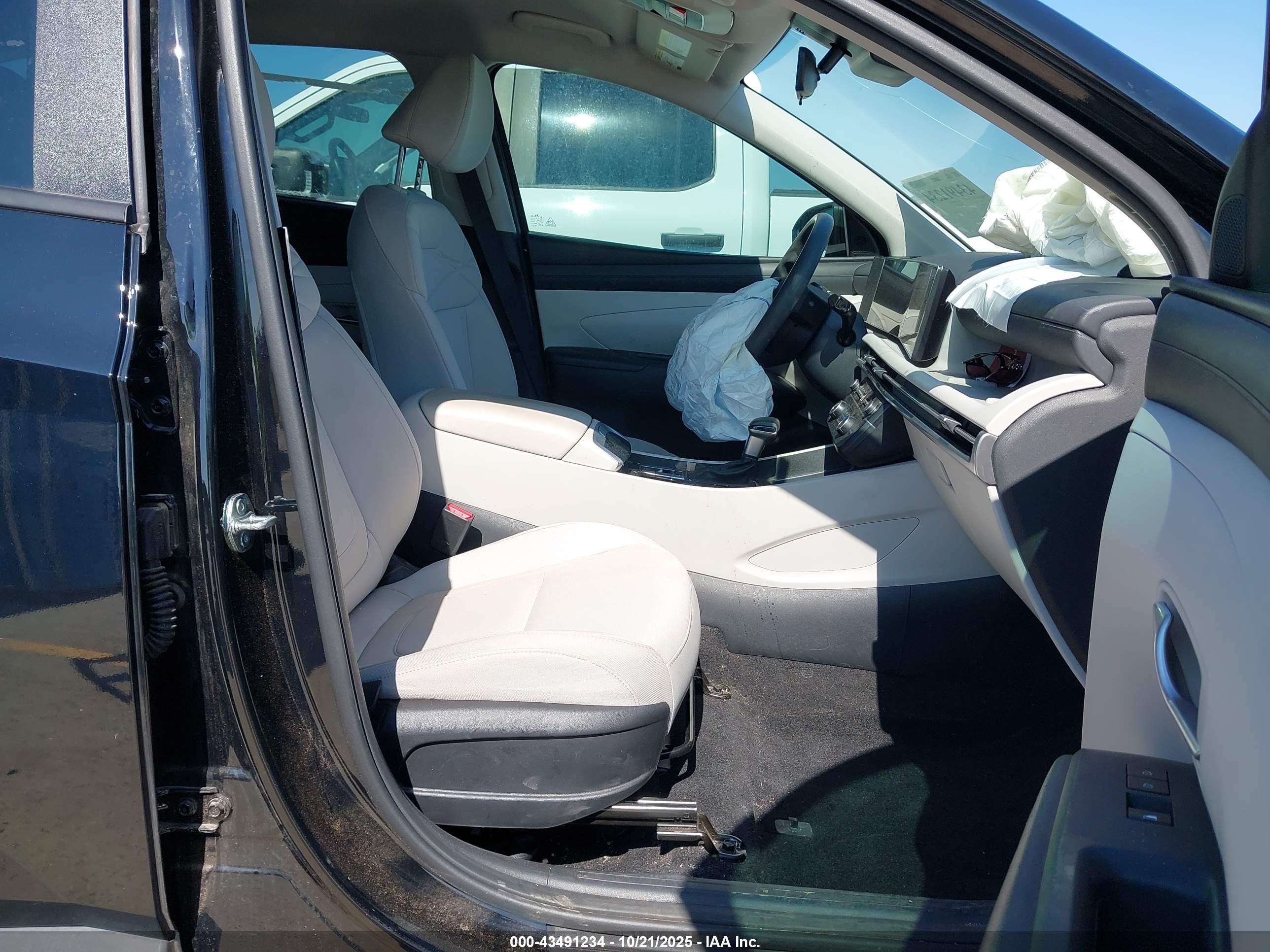 HYUNDAI TUCSON image 5