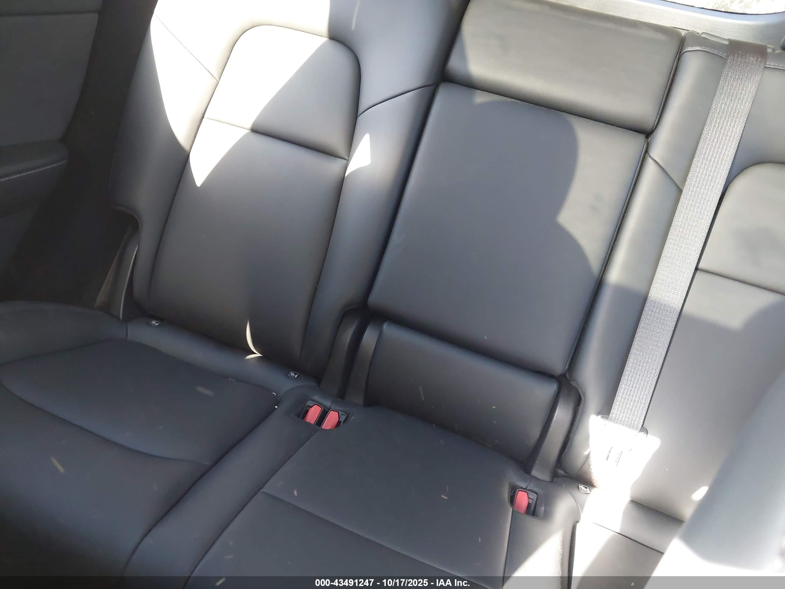 TESLA MODEL image 8