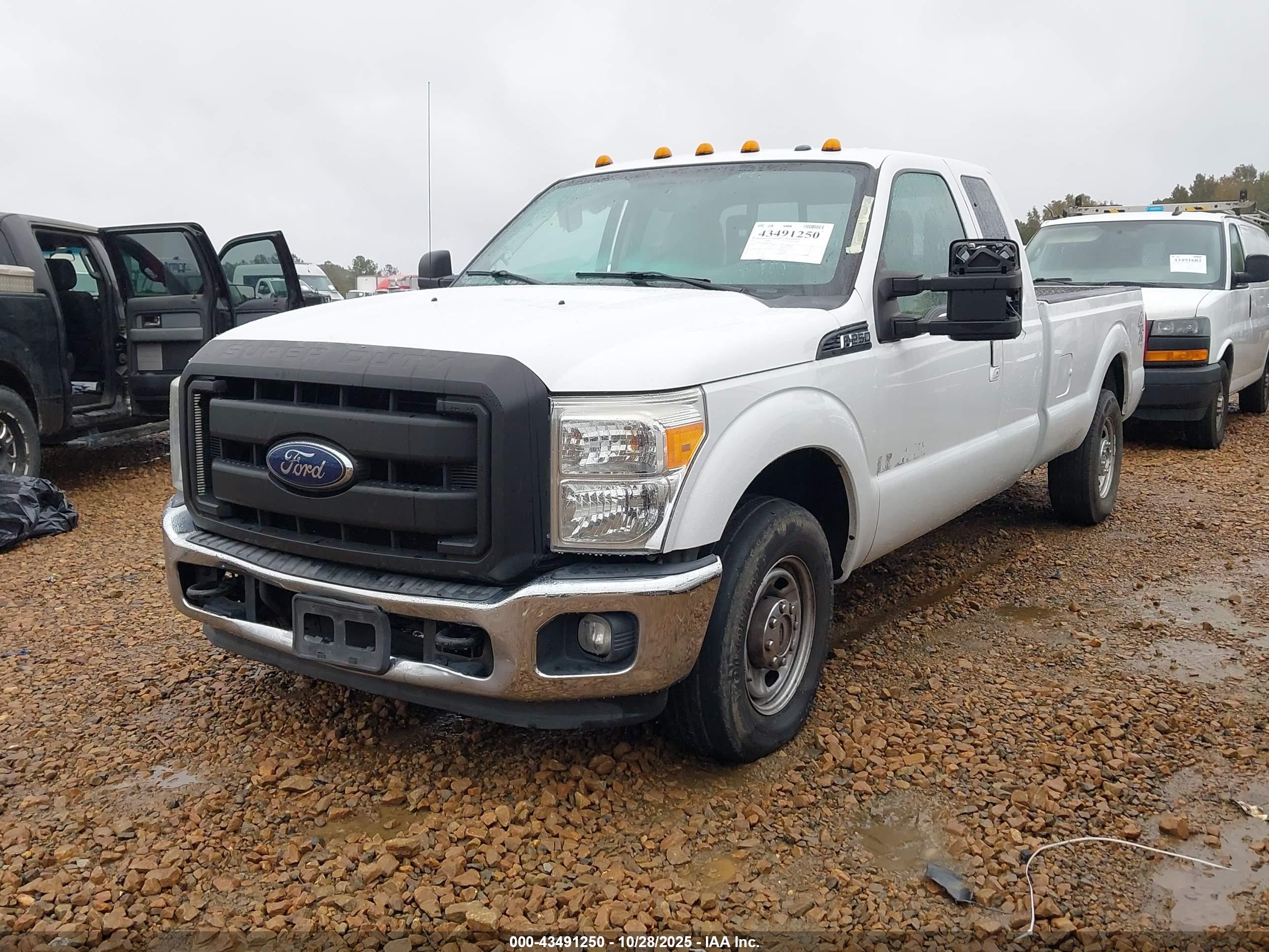 FORD F-350 image 2