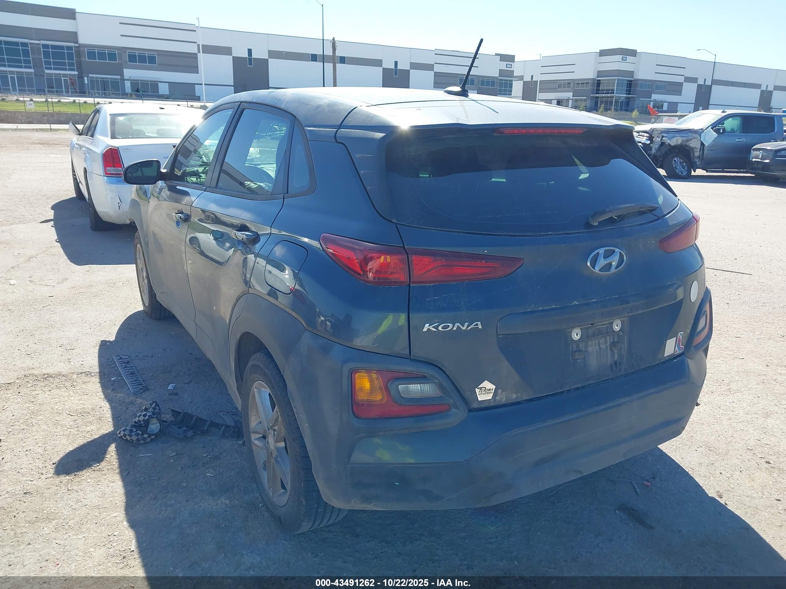 HYUNDAI KONA image 3