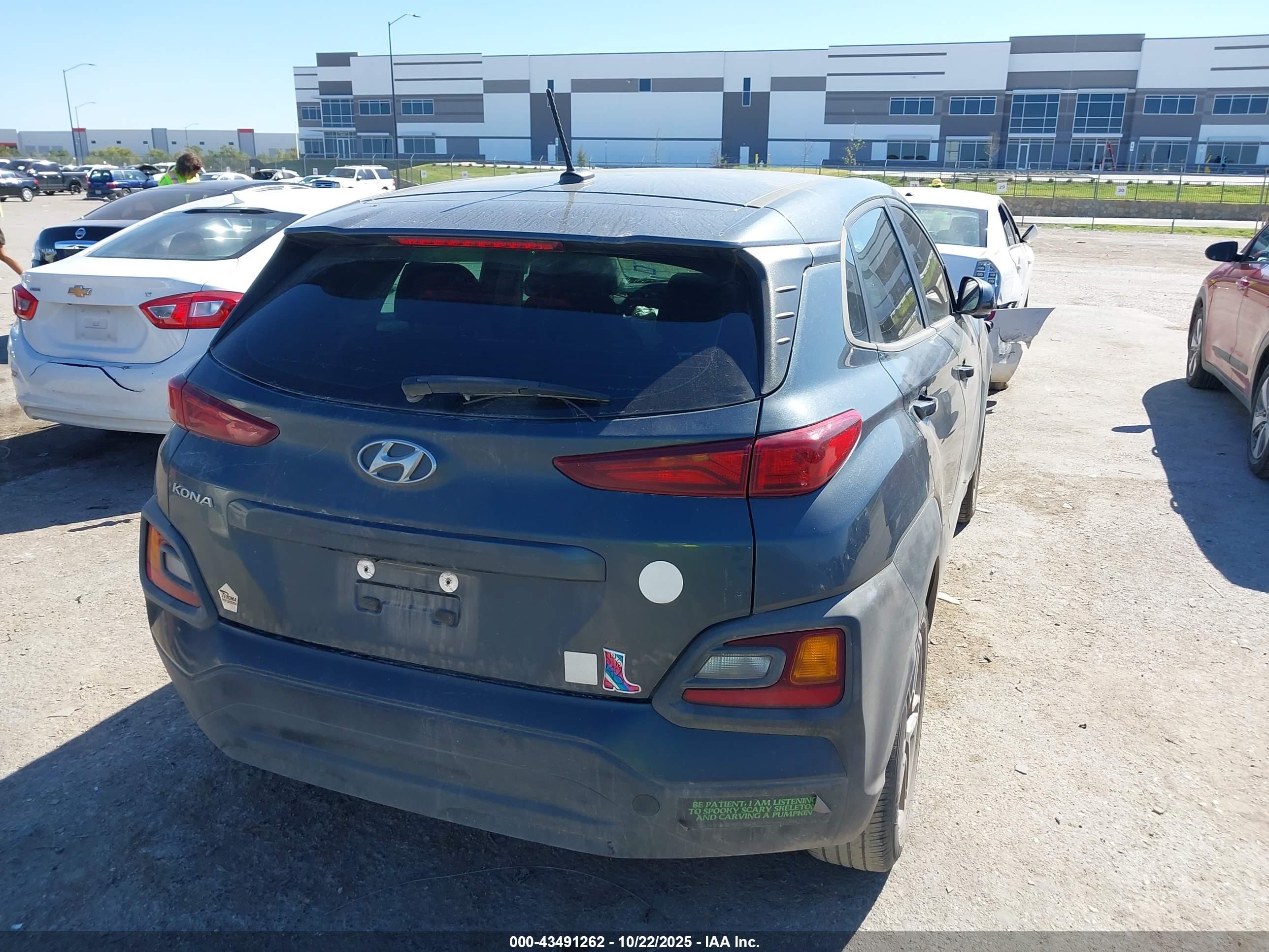 HYUNDAI KONA image 4