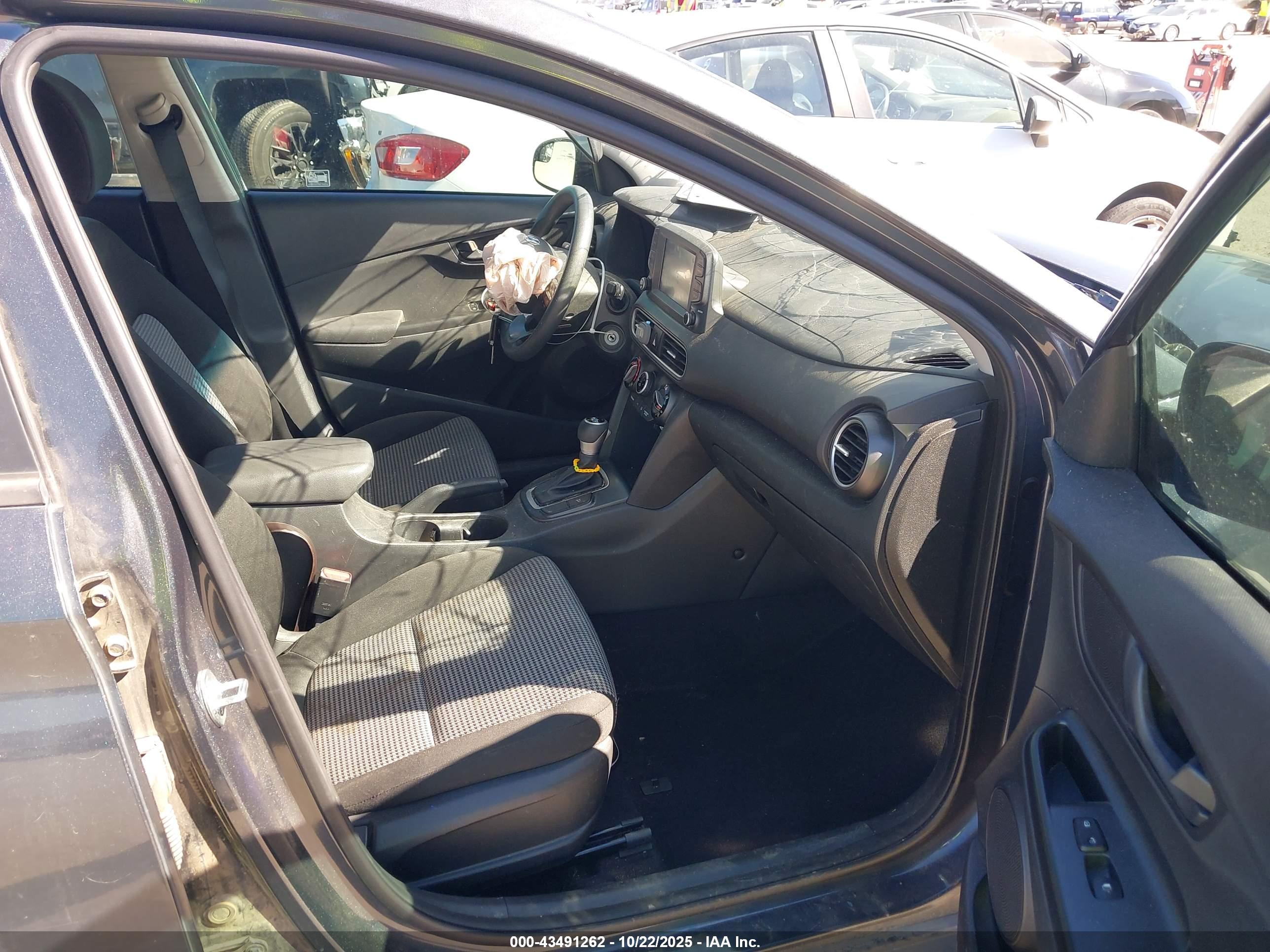 HYUNDAI KONA image 5