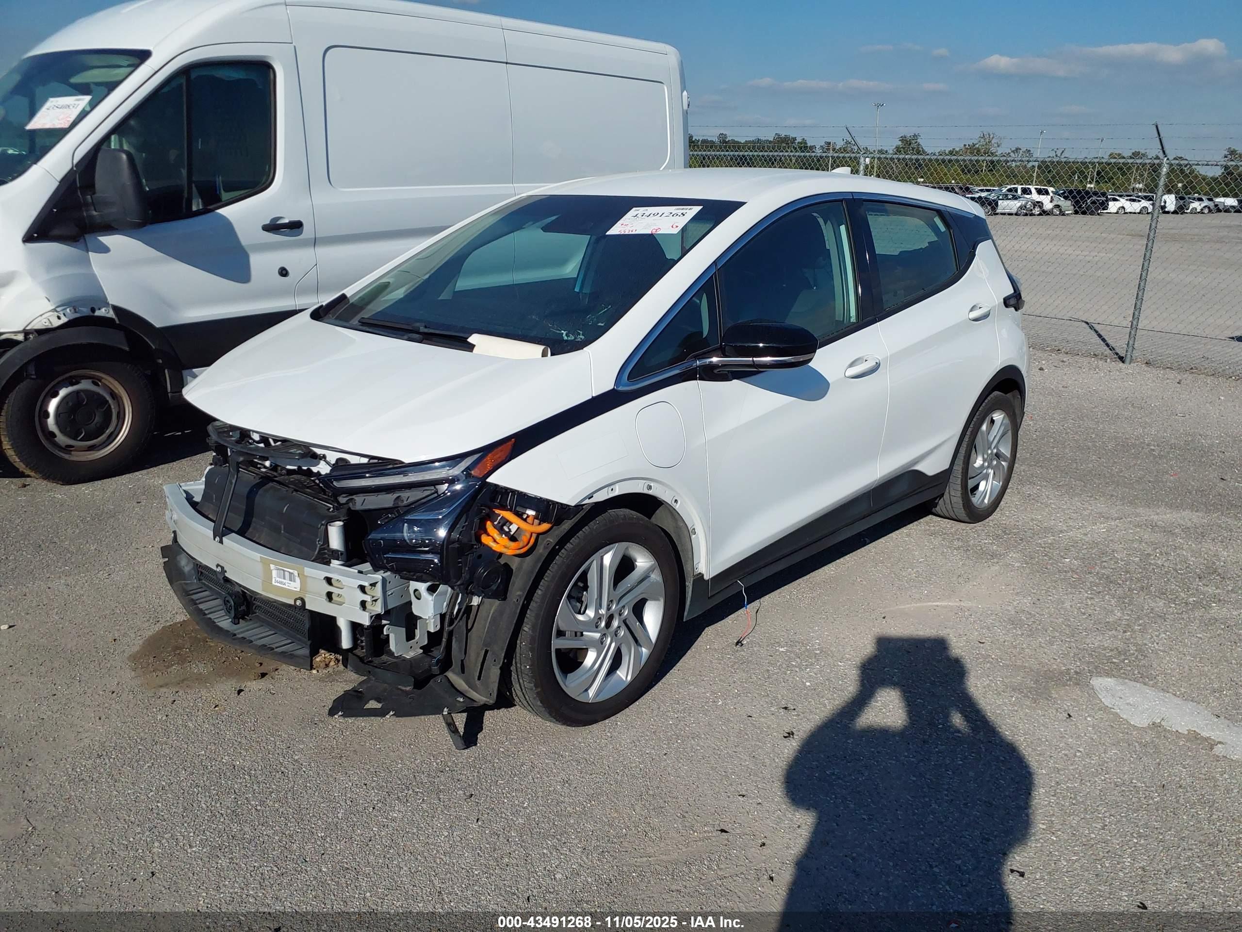 CHEVROLET BOLT image 2