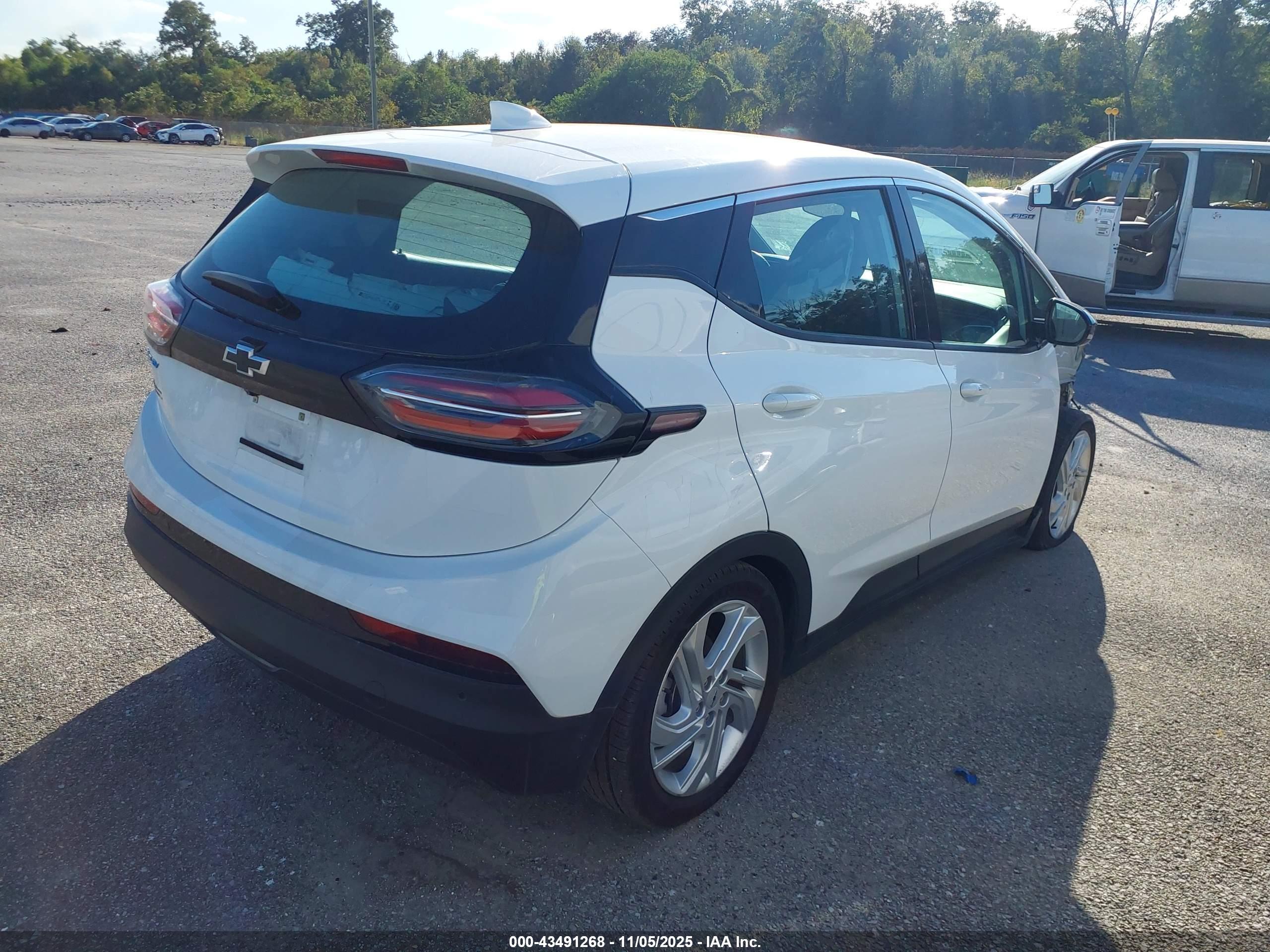 CHEVROLET BOLT image 4