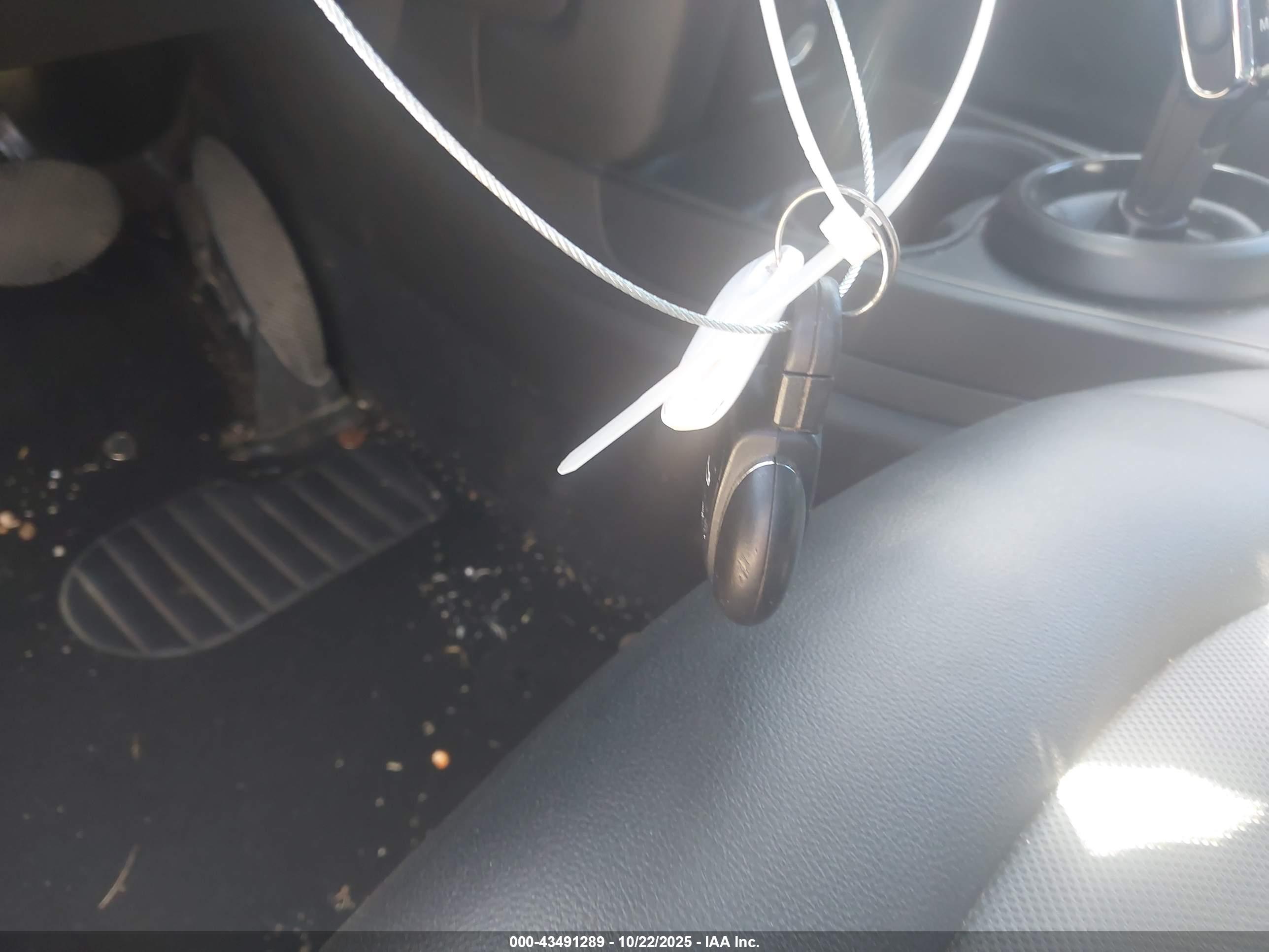 MINI COUNTRYMAN image 11